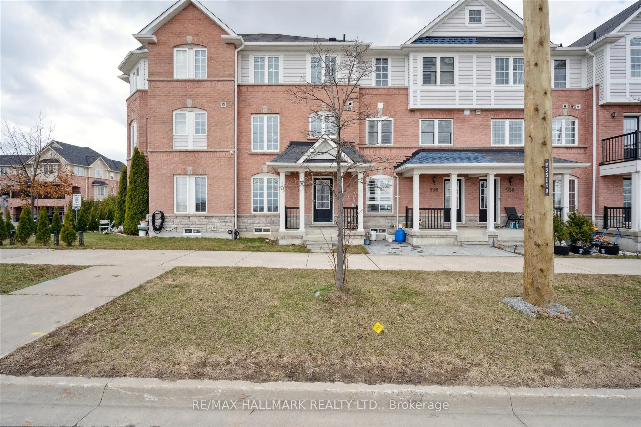 934 Audley Road N
