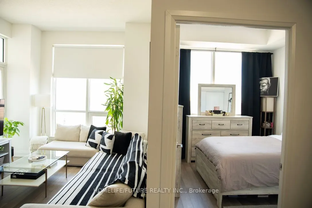 3121 Sheppard Avenue E, #908