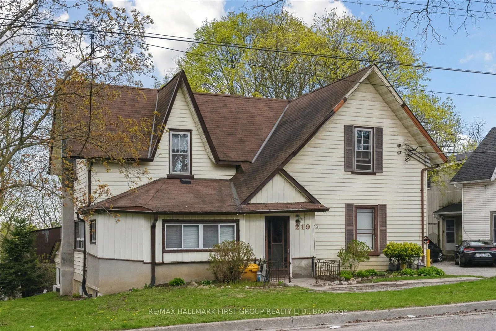219 Cochrane Street