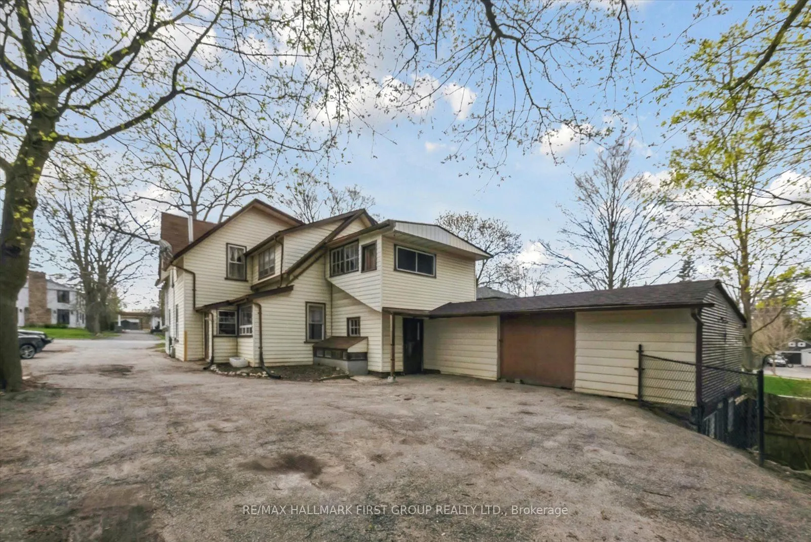 219 Cochrane Street