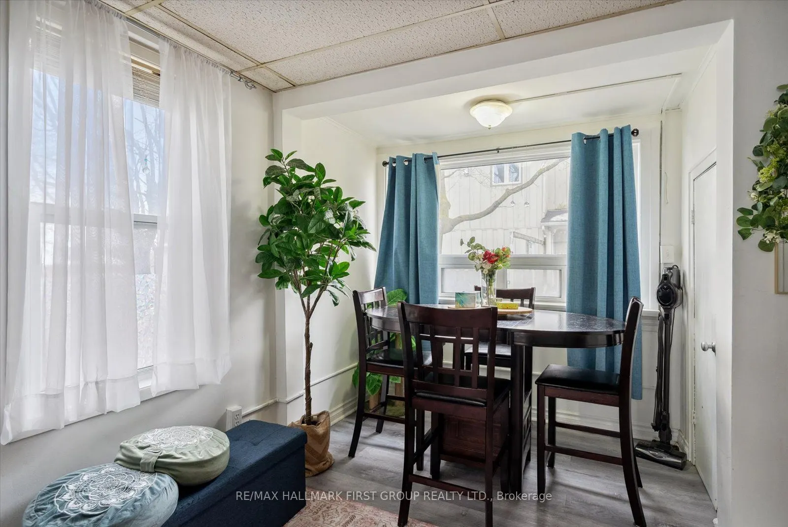 219 Cochrane Street