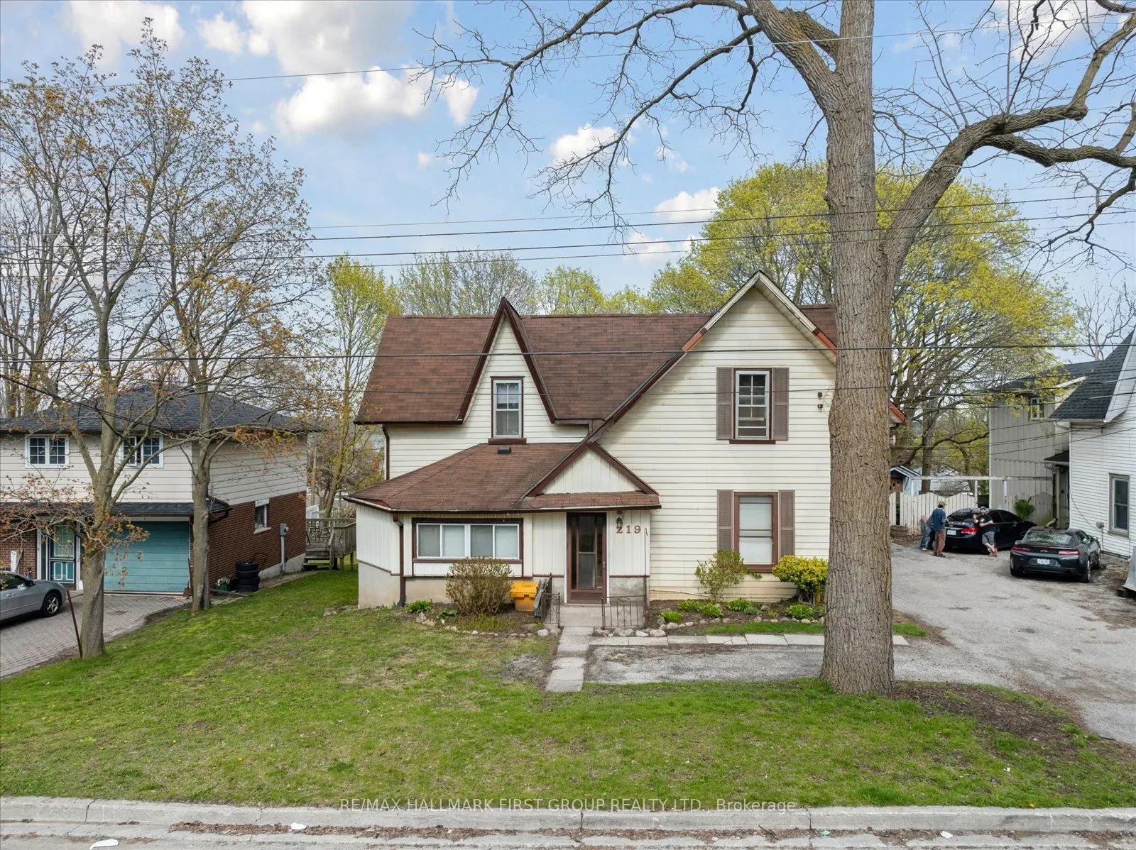 219 Cochrane Street