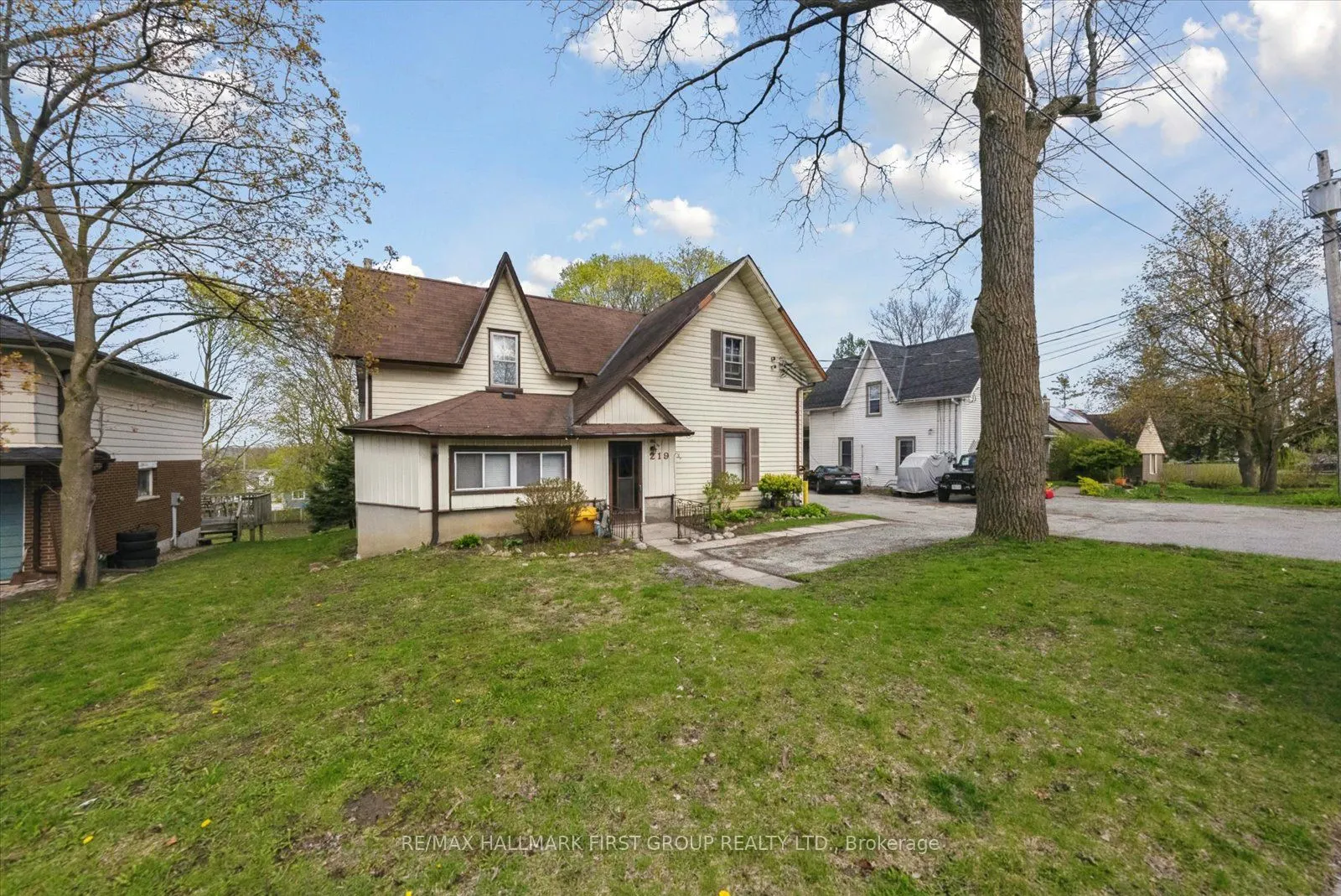 219 Cochrane Street
