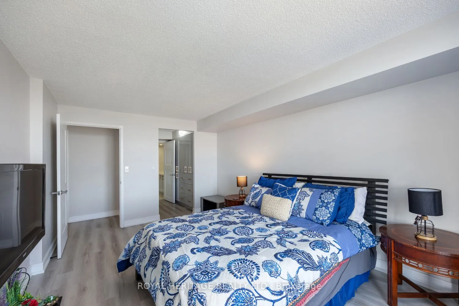 90 Dale Avenue, #1003