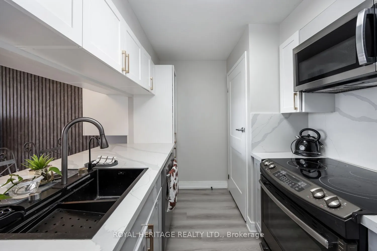 90 Dale Avenue, #1003