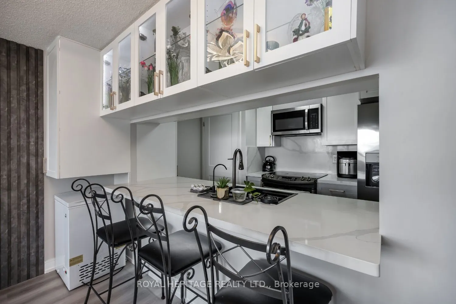 90 Dale Avenue, #1003