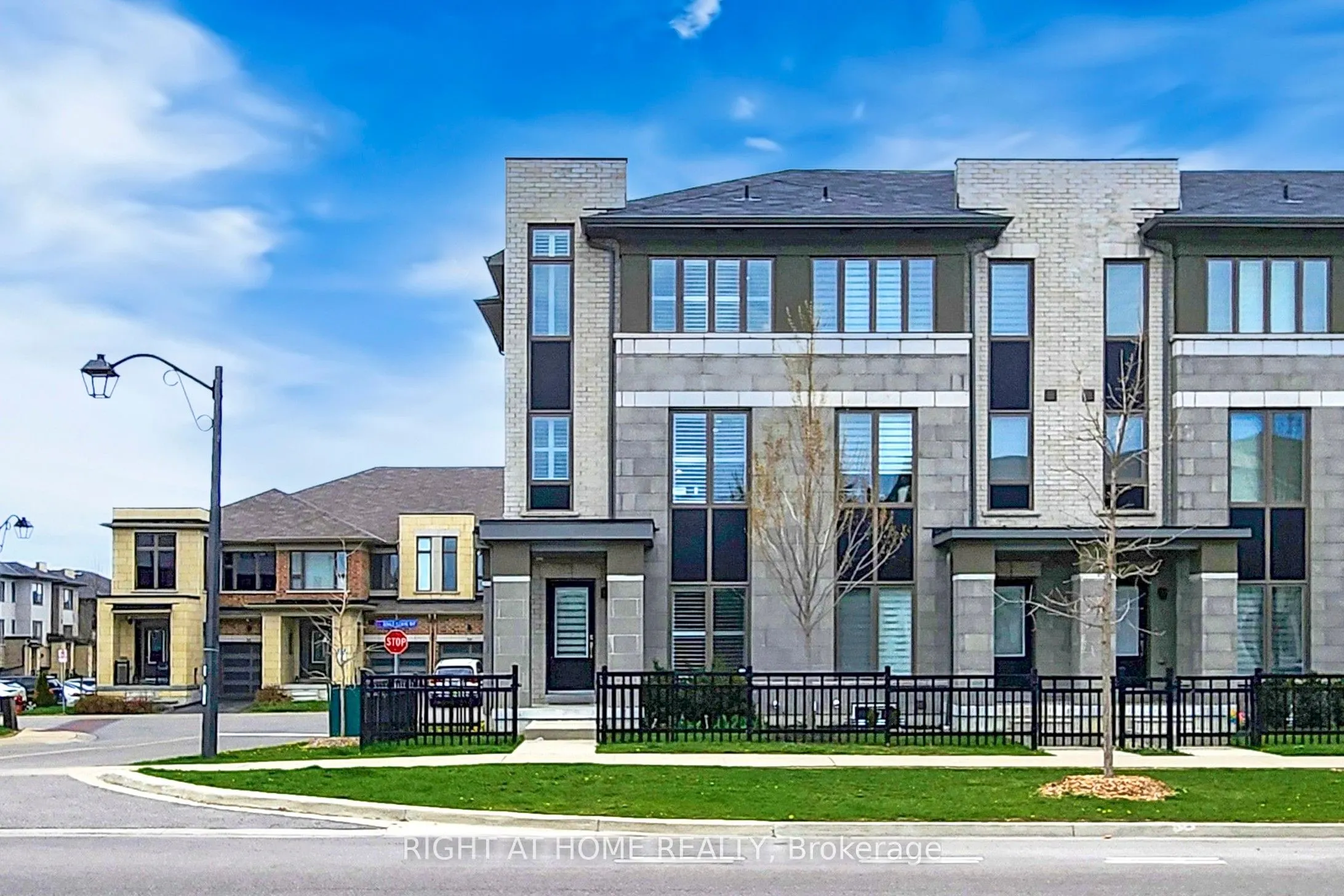53 Donald Fleming Way, #75