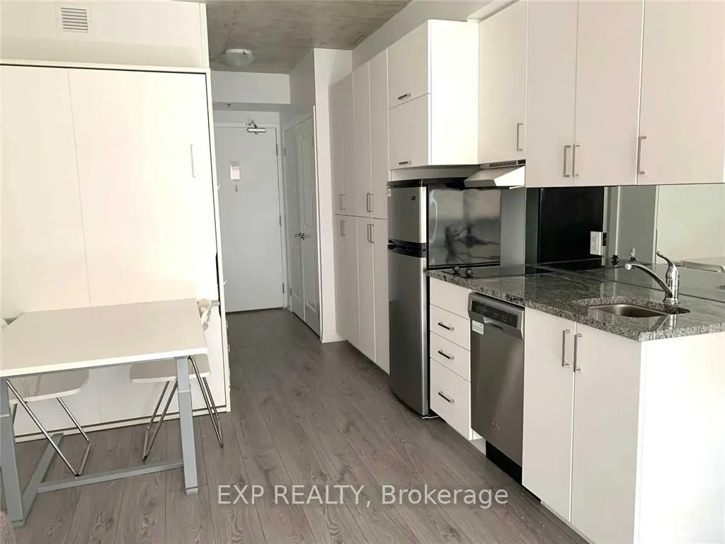 1900 Simcoe Street N, #739