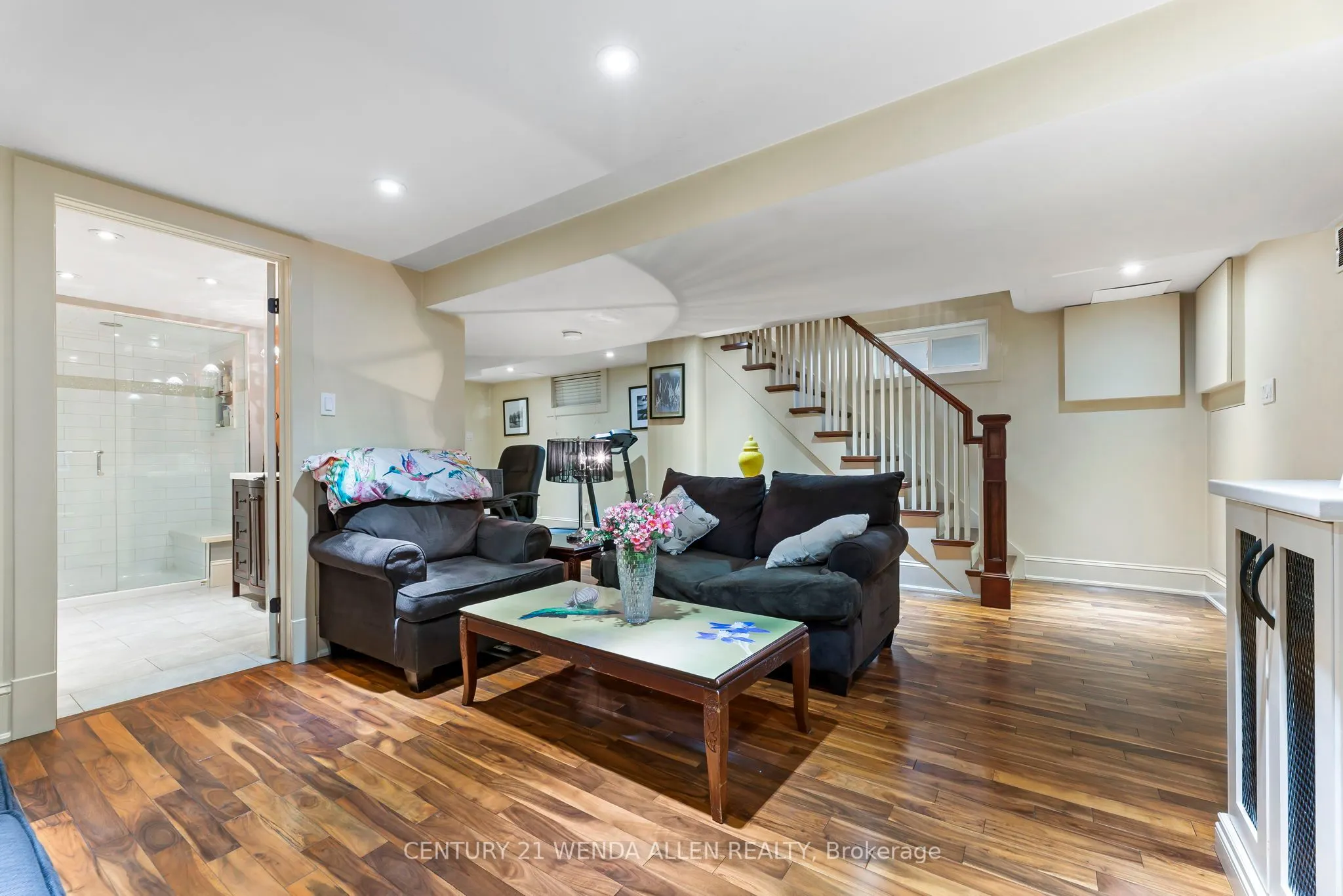 995 Cedar Street