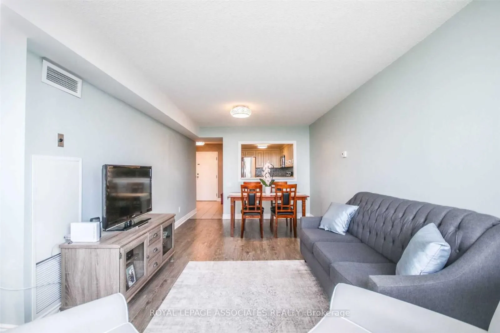 2466 Eglinton Avenue E, #LP11