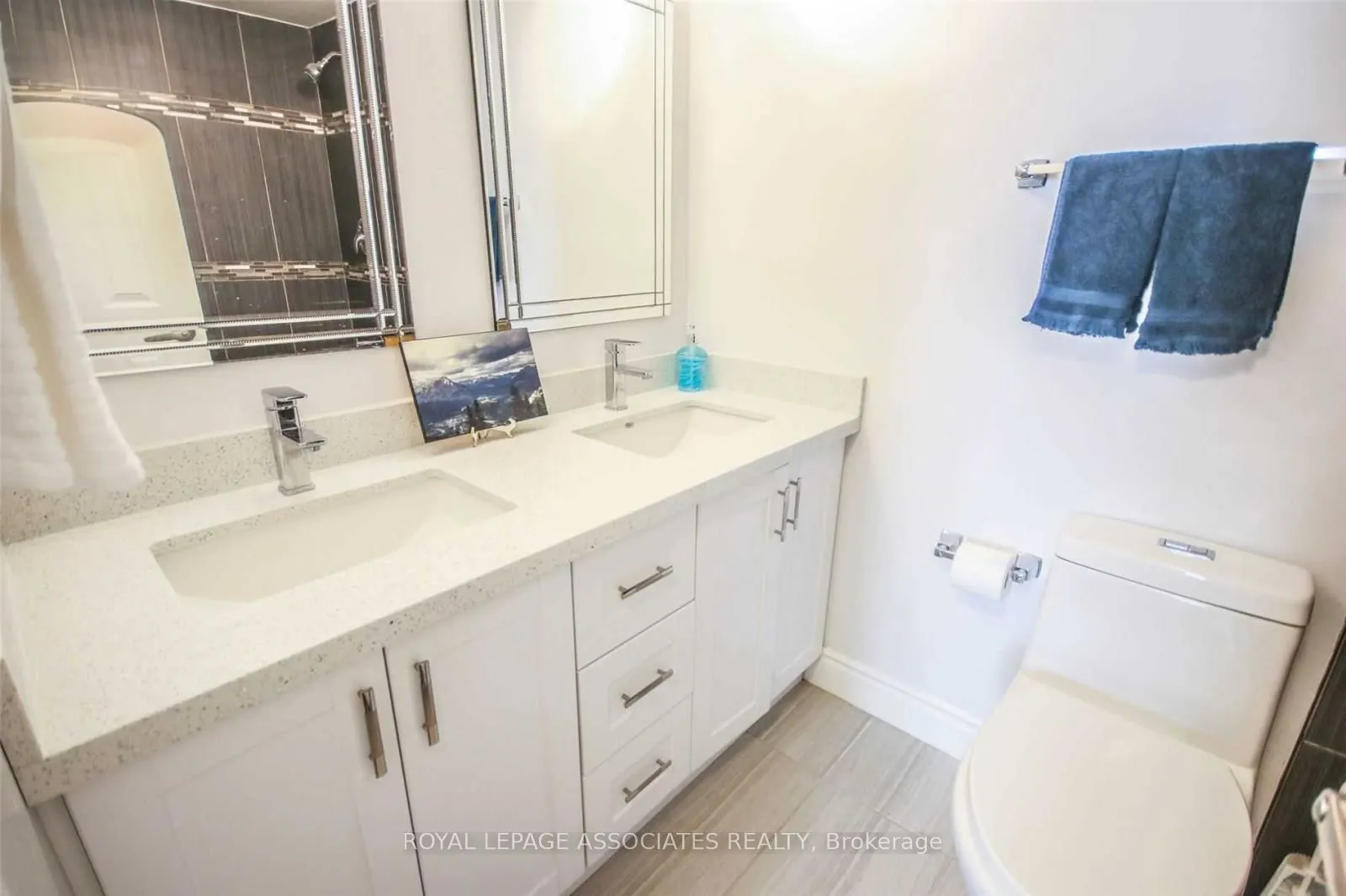 2466 Eglinton Avenue E, #LP11