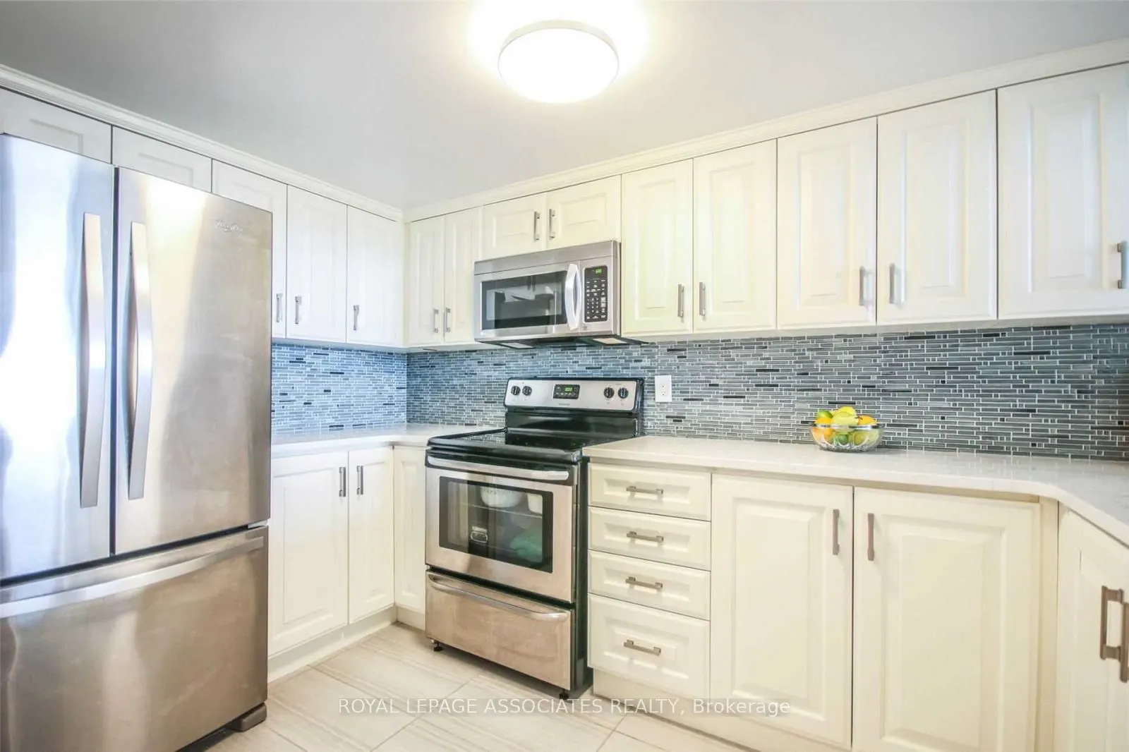 2466 Eglinton Avenue E, #LP11