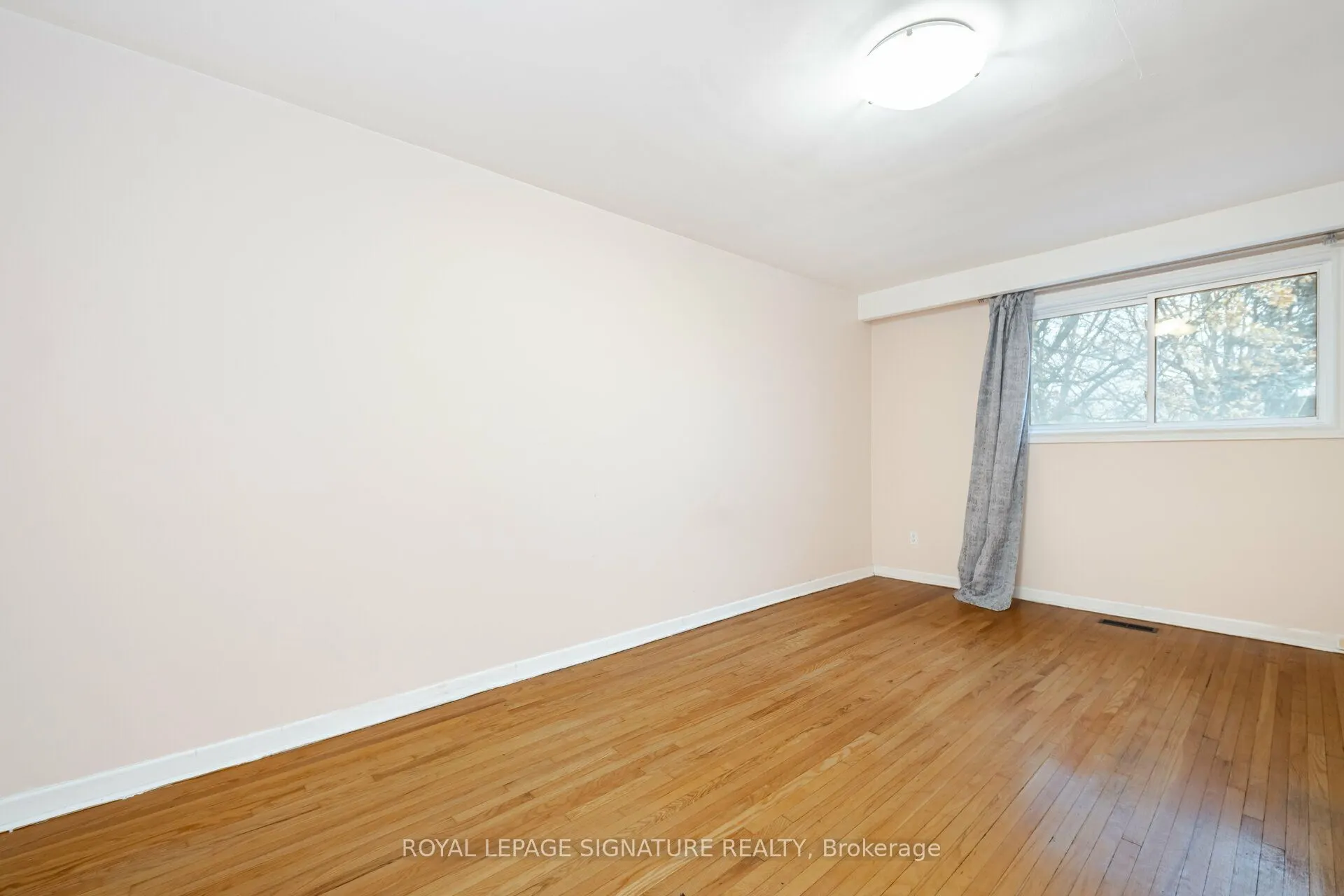 23 Gardentree Street