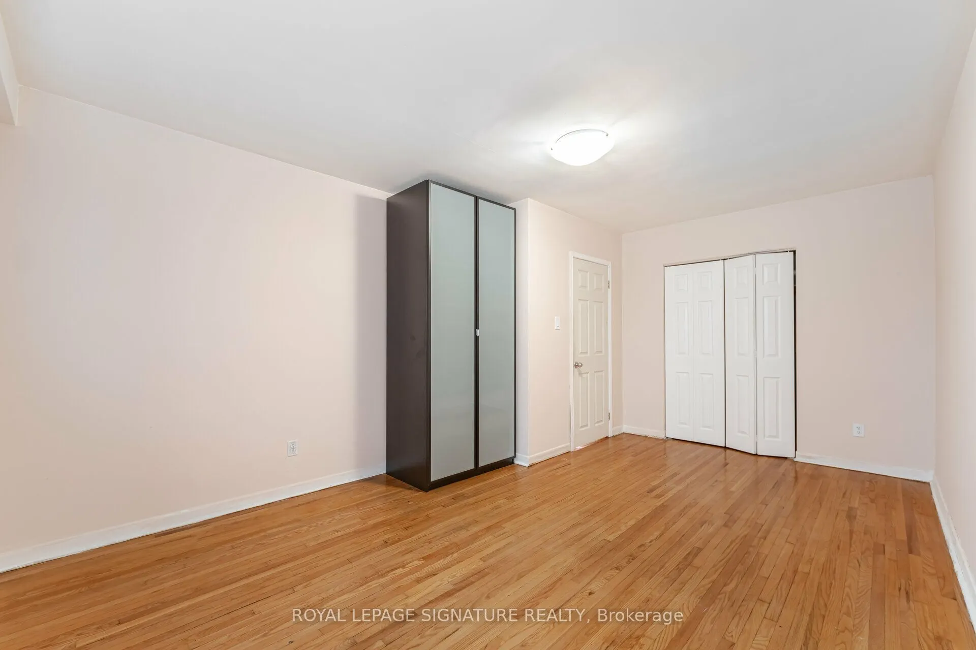 23 Gardentree Street