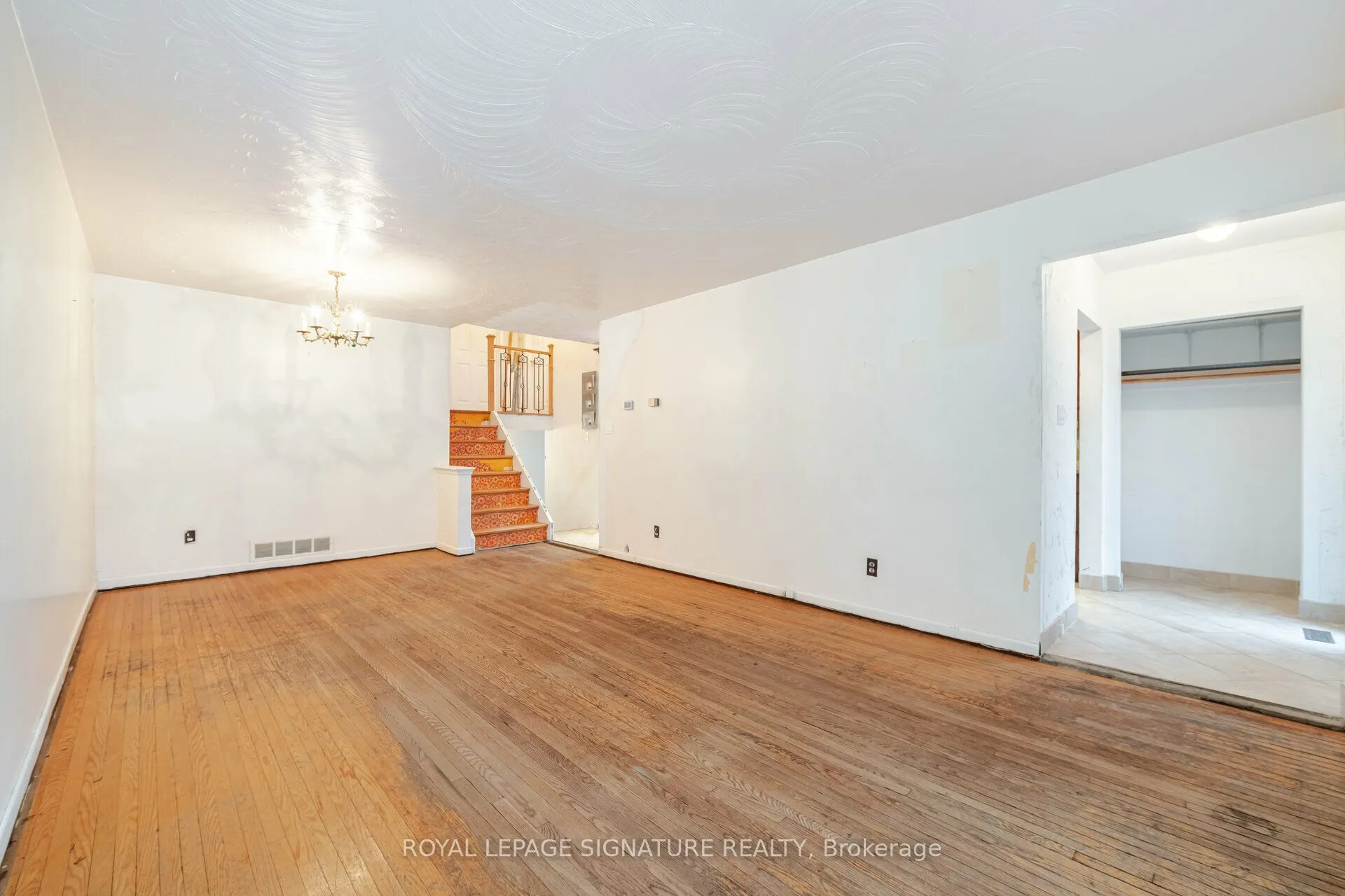 23 Gardentree Street