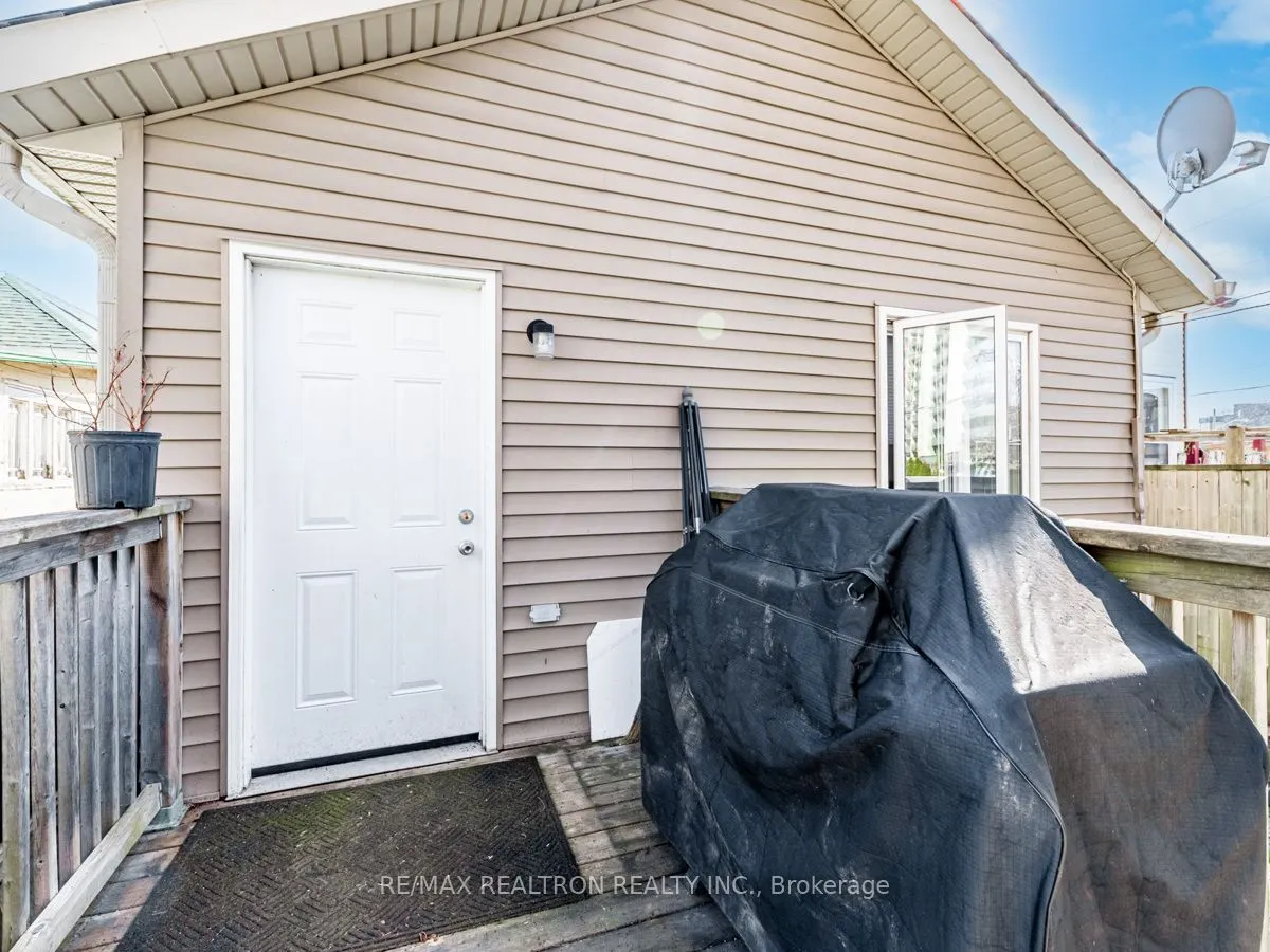 32 St Dunstan Drive