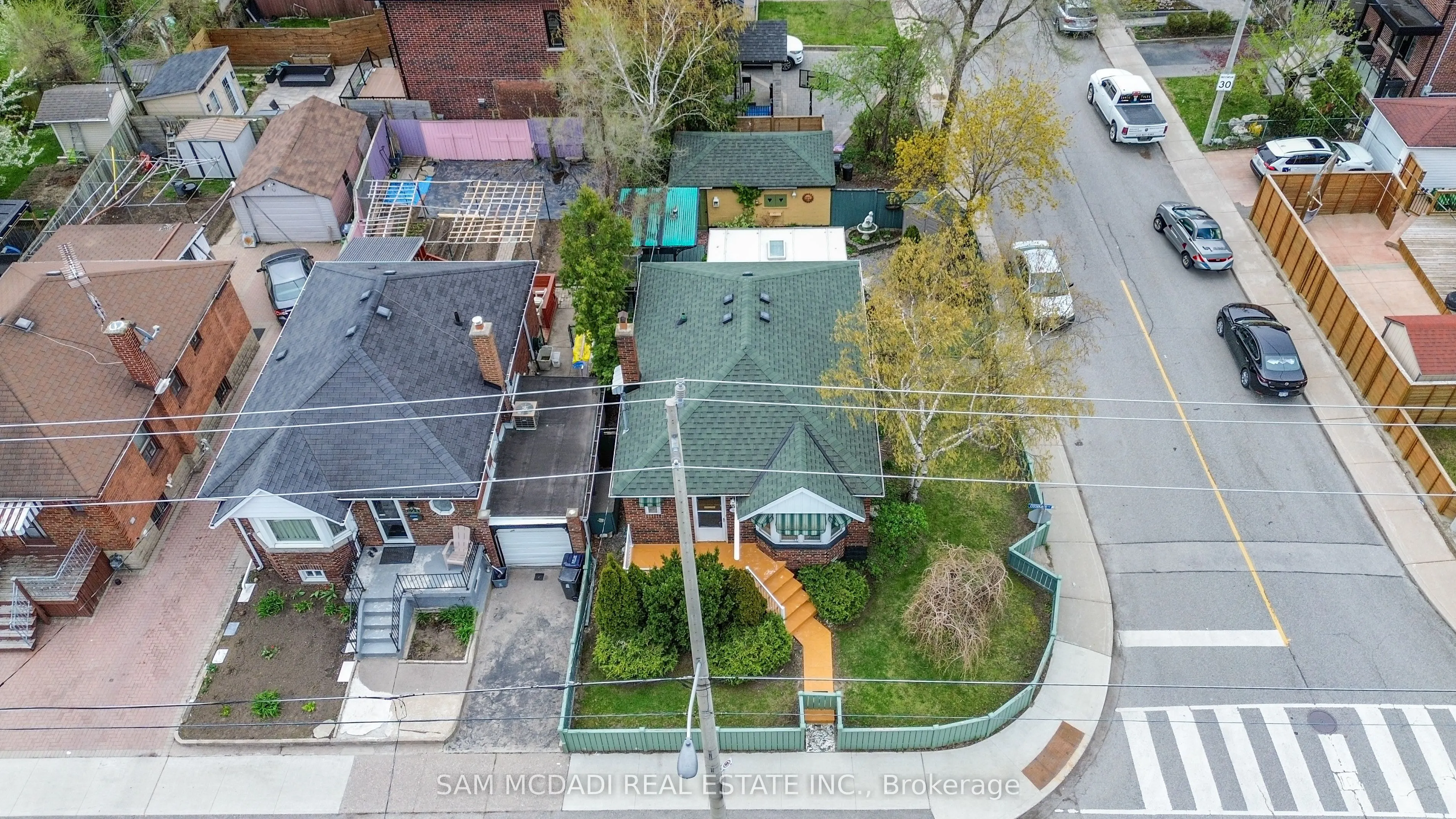 319 Cosburn Avenue
