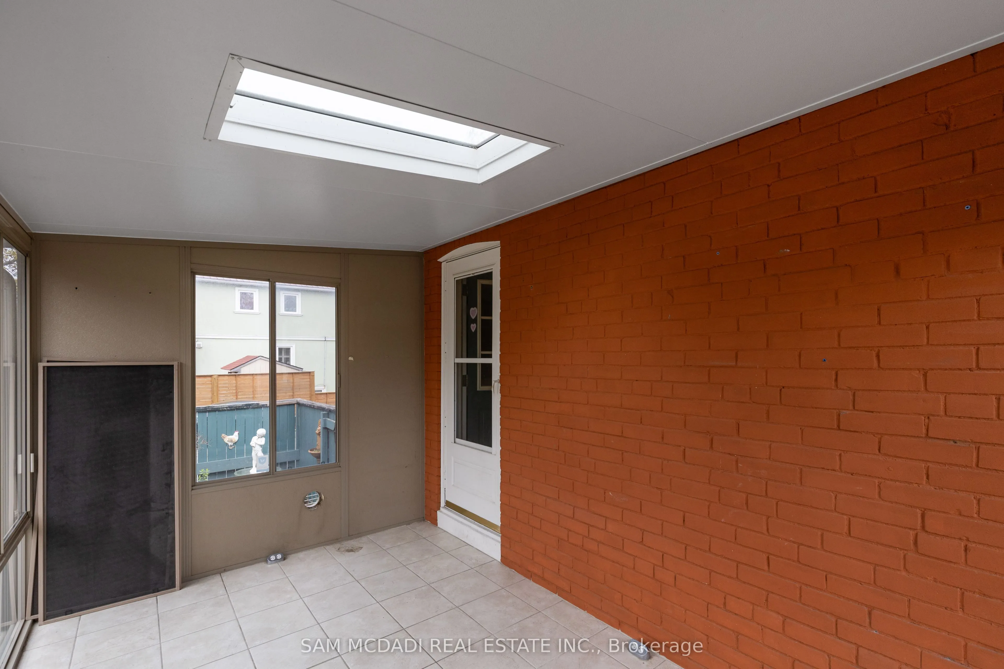319 Cosburn Avenue