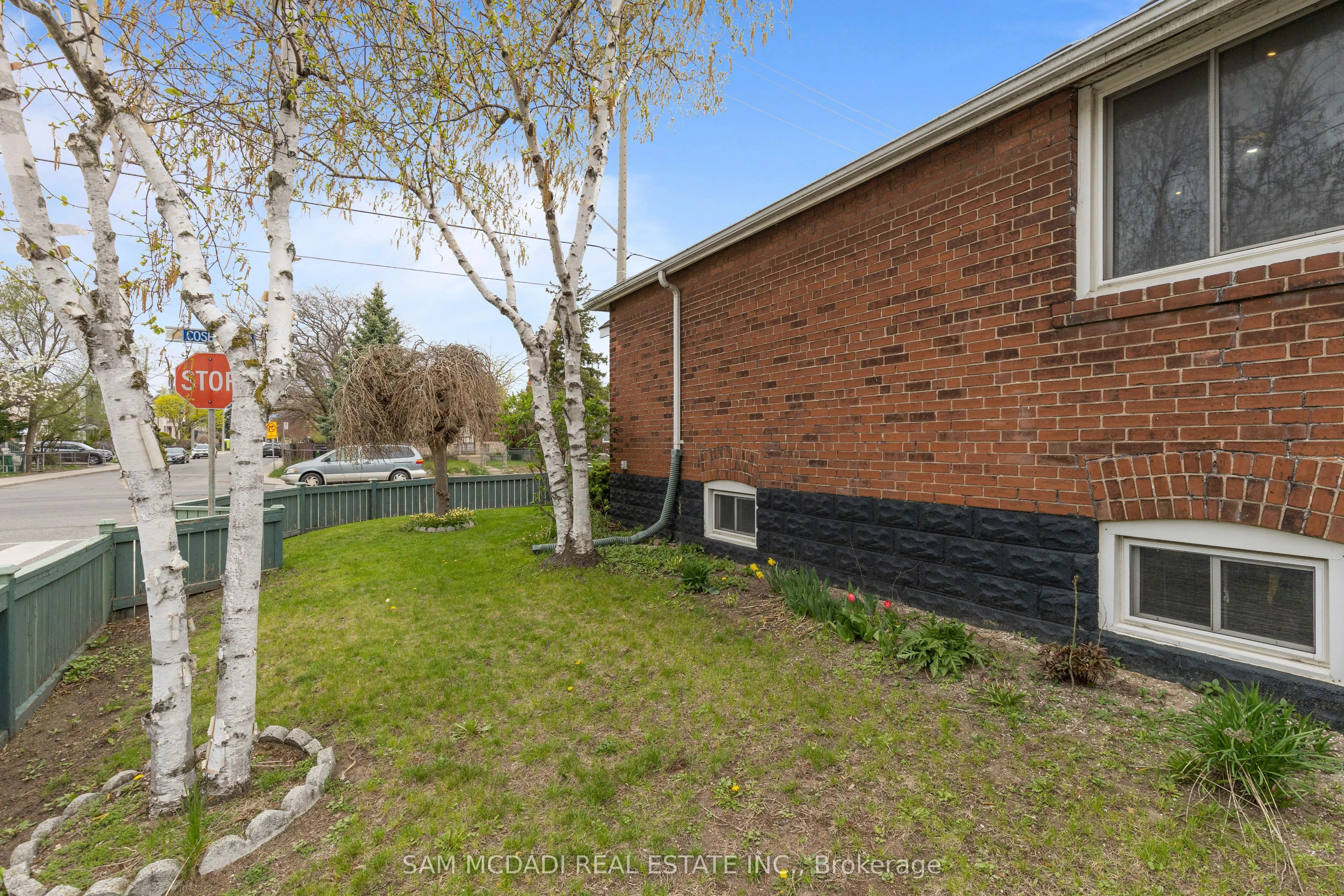 319 Cosburn Avenue