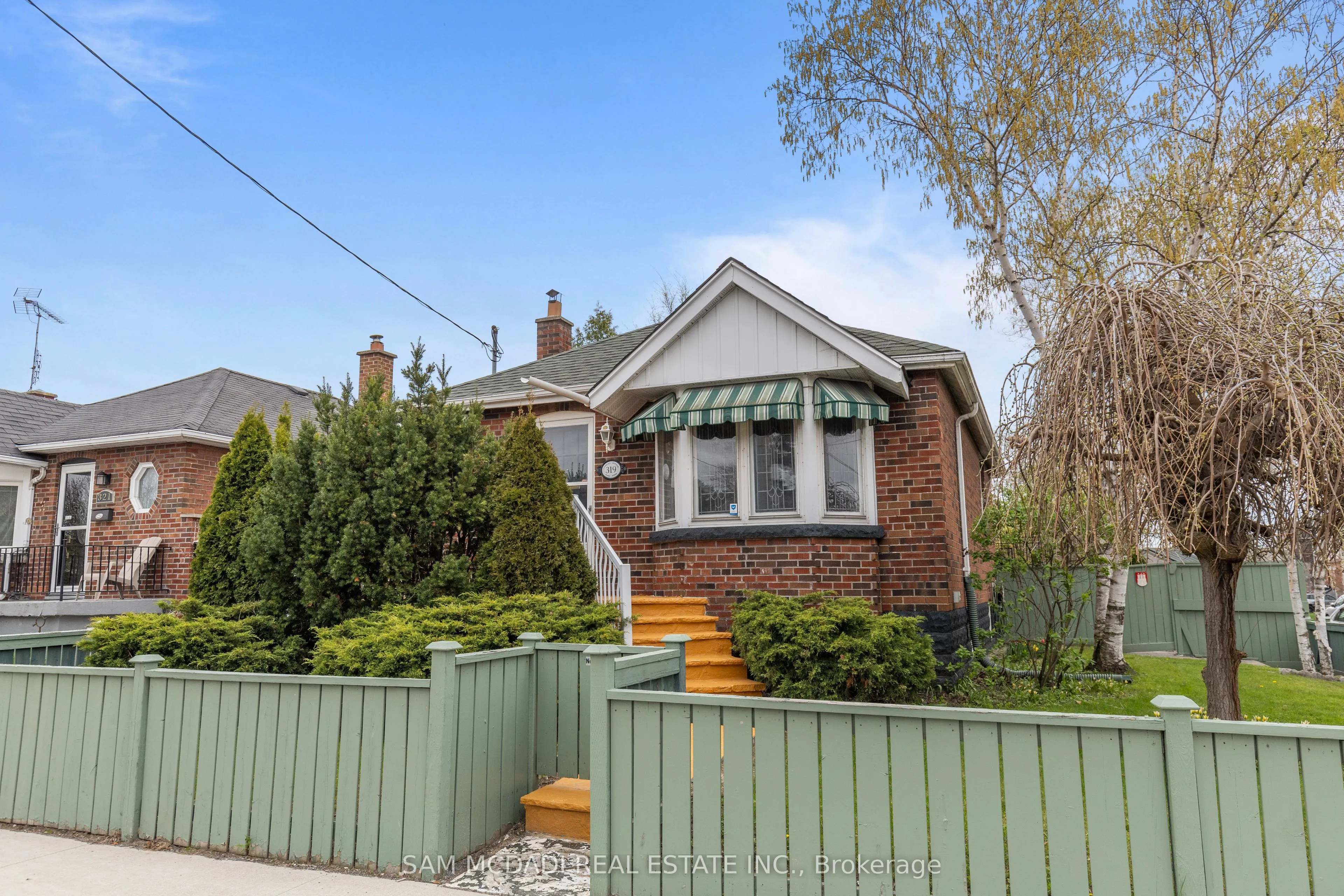 319 Cosburn Avenue