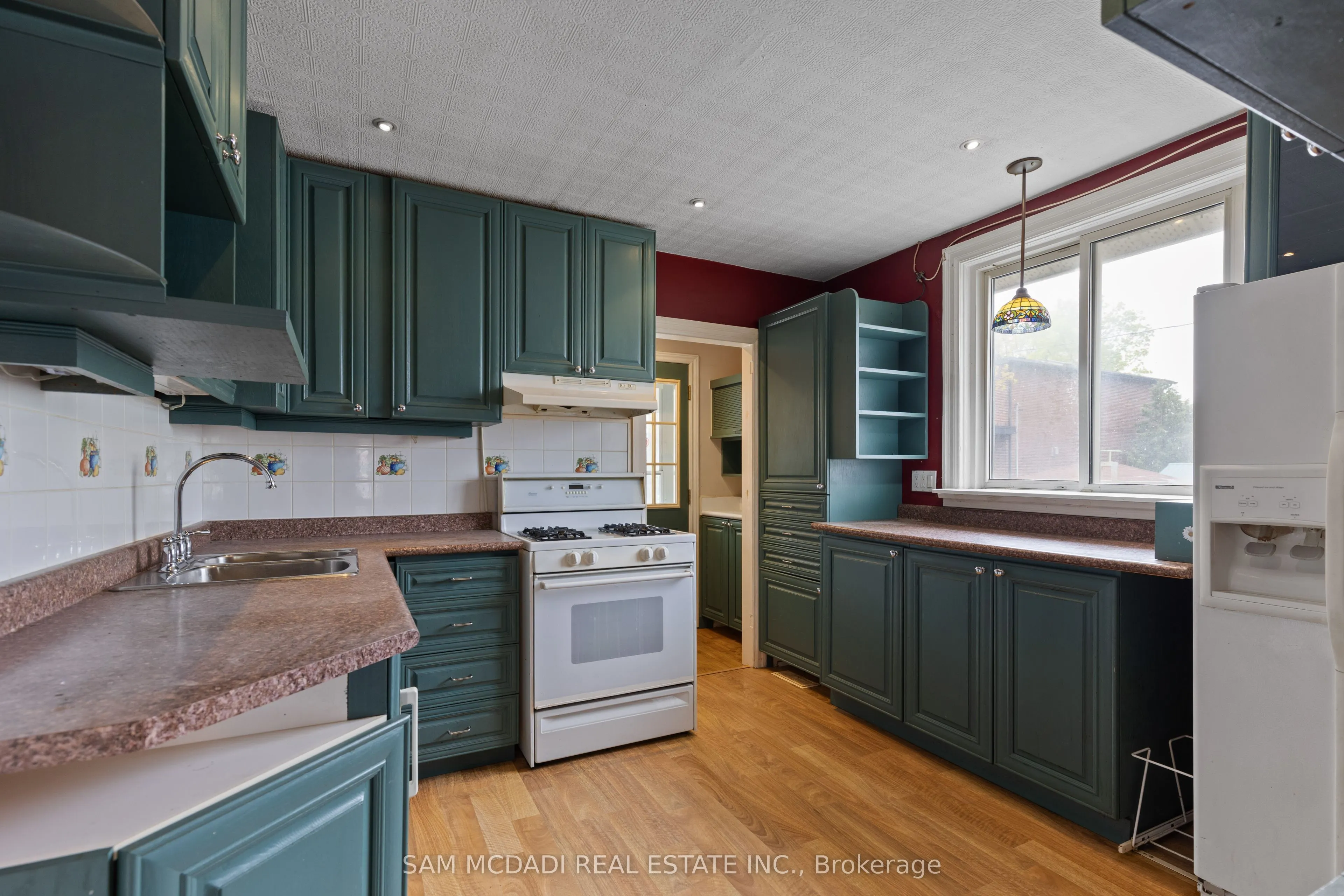 319 Cosburn Avenue