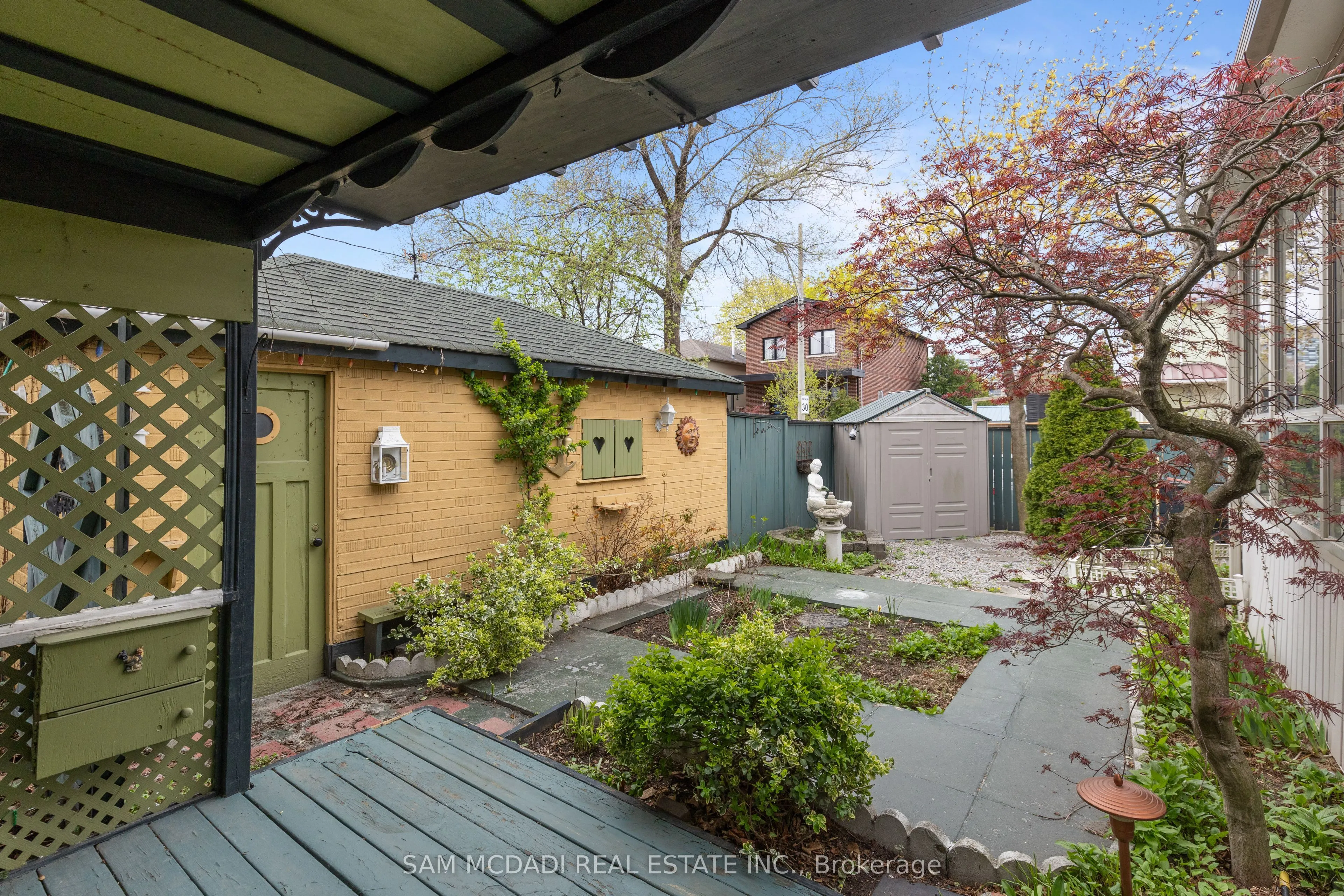 319 Cosburn Avenue