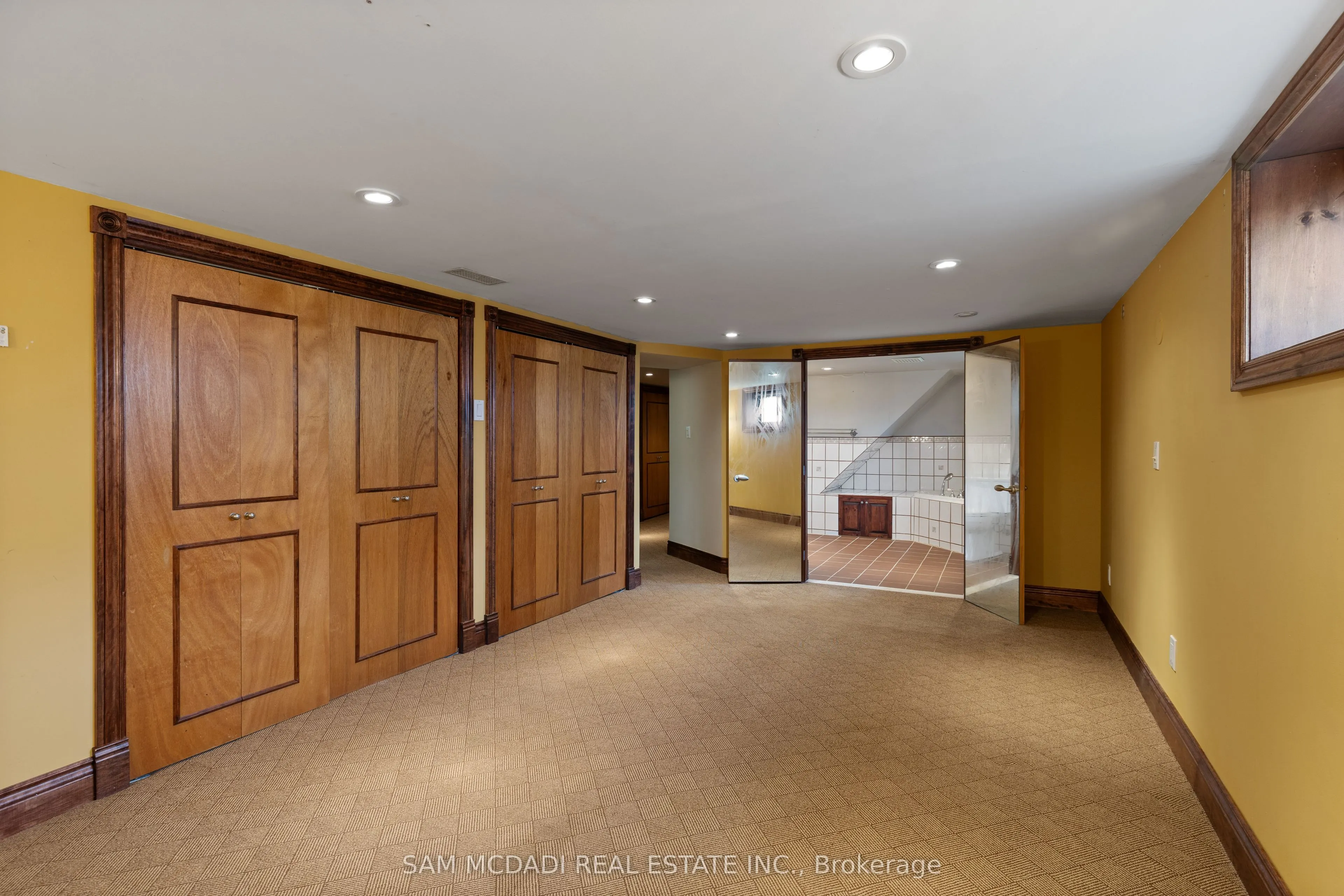 319 Cosburn Avenue
