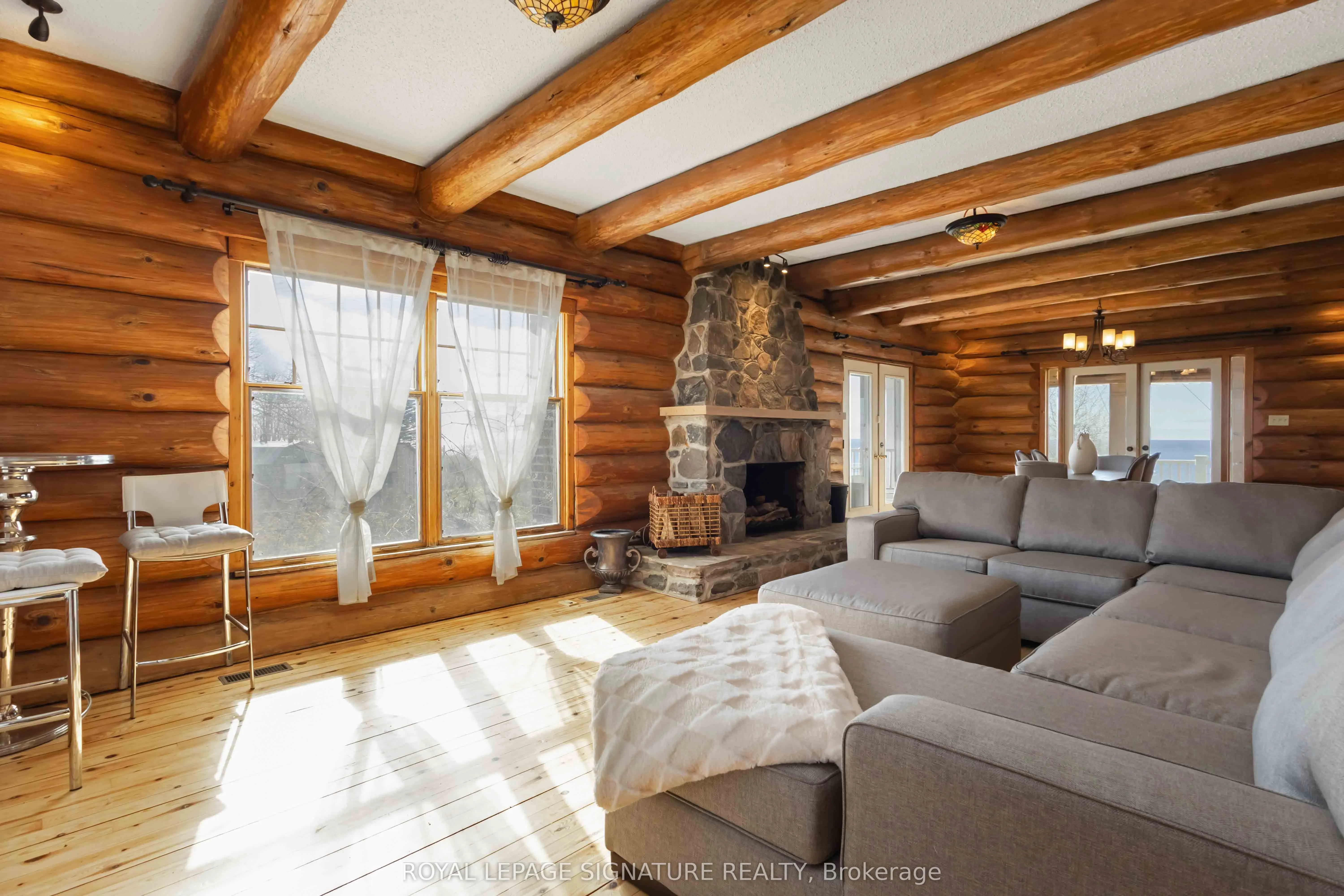 3741 Lakeshore Road E