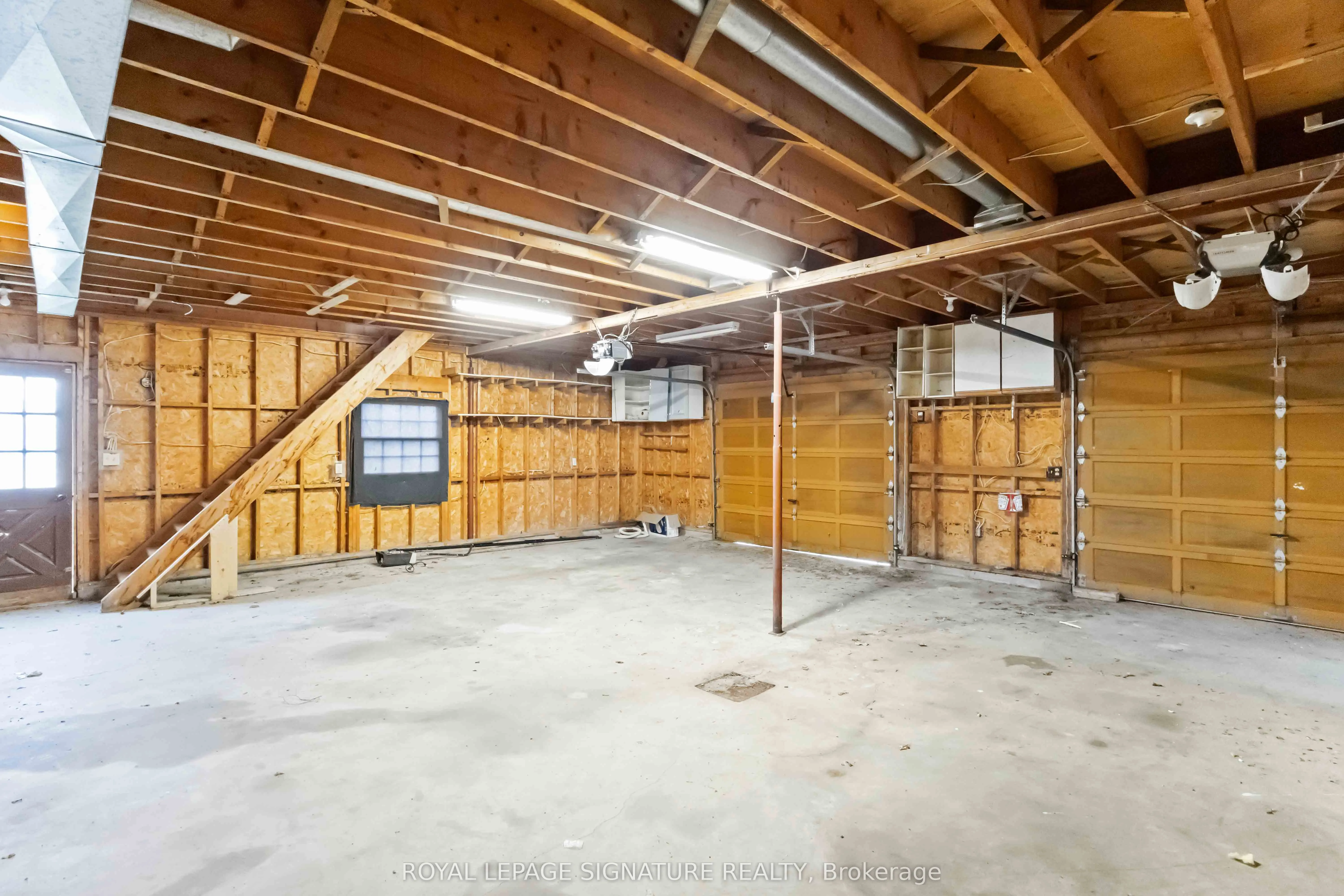 3741 Lakeshore Road E