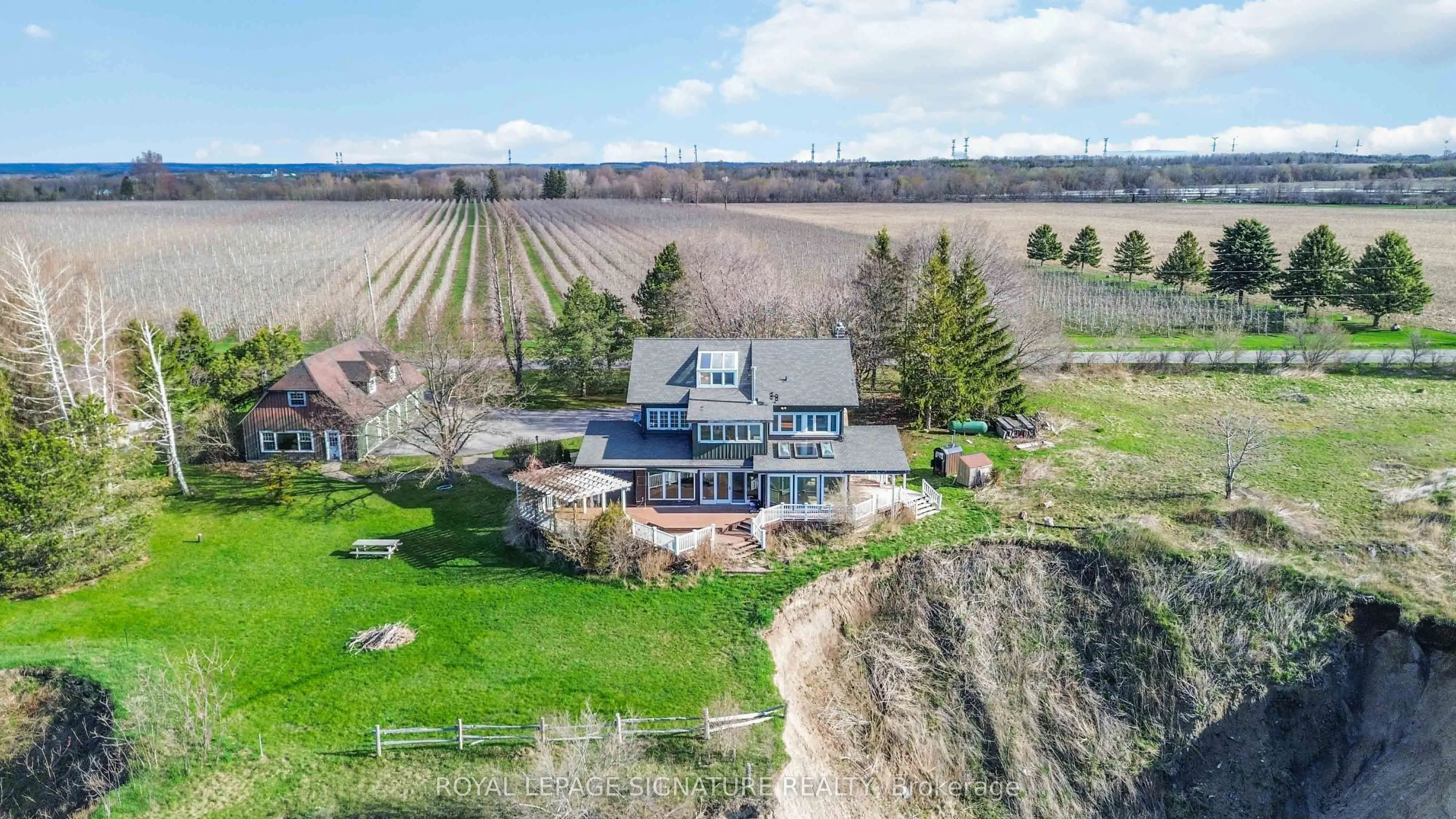 3741 Lakeshore Road E