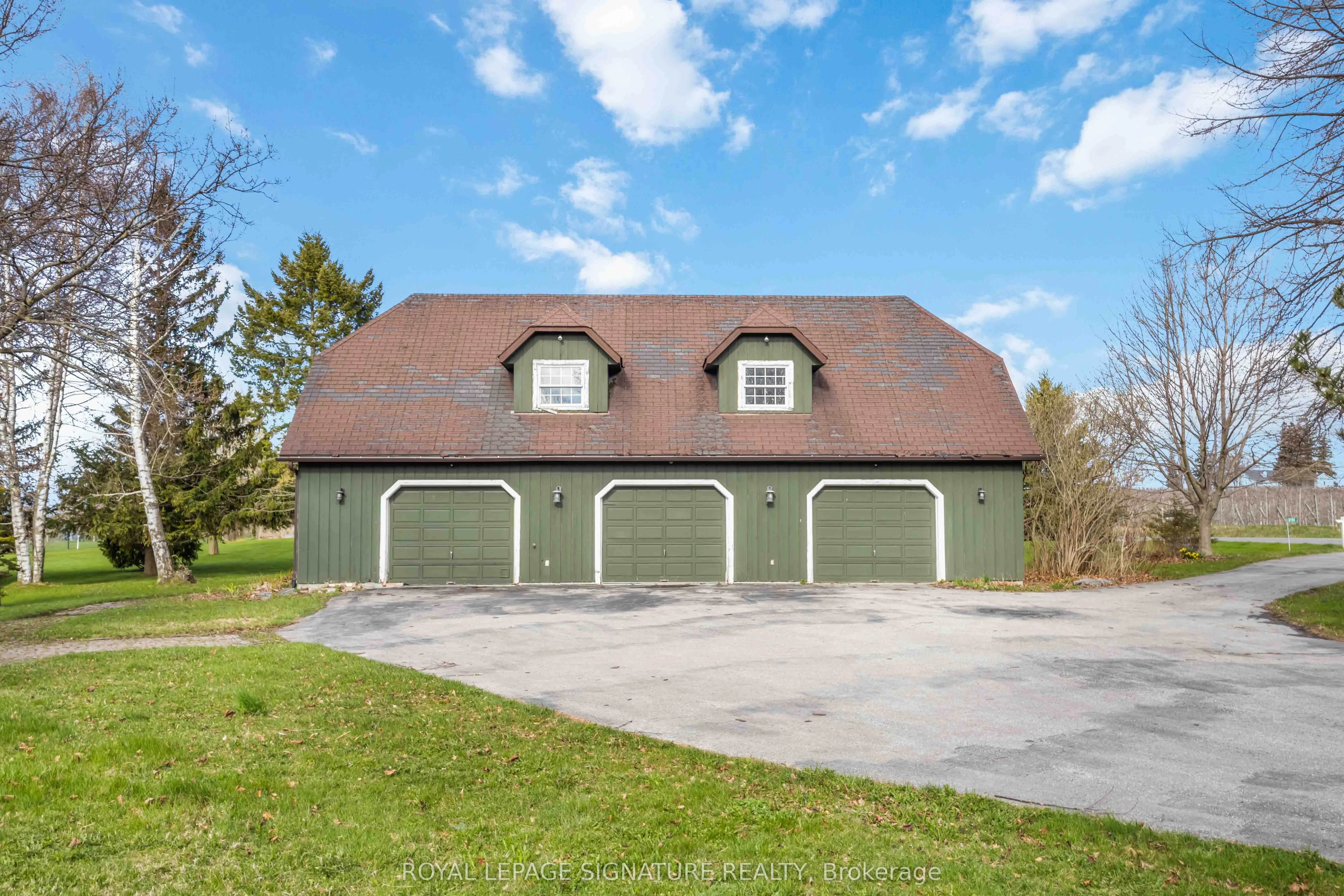 3741 Lakeshore Road E