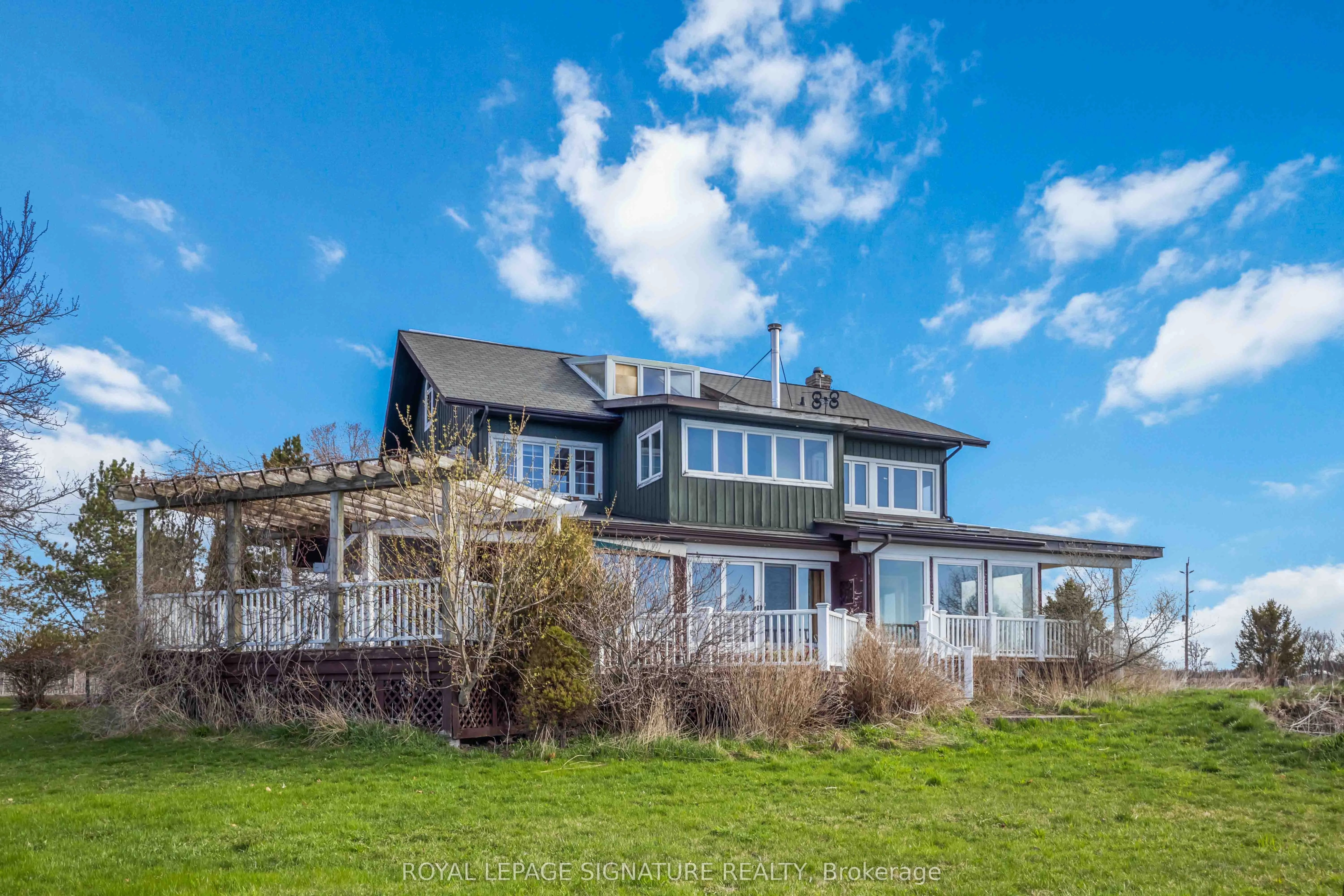 3741 Lakeshore Road E