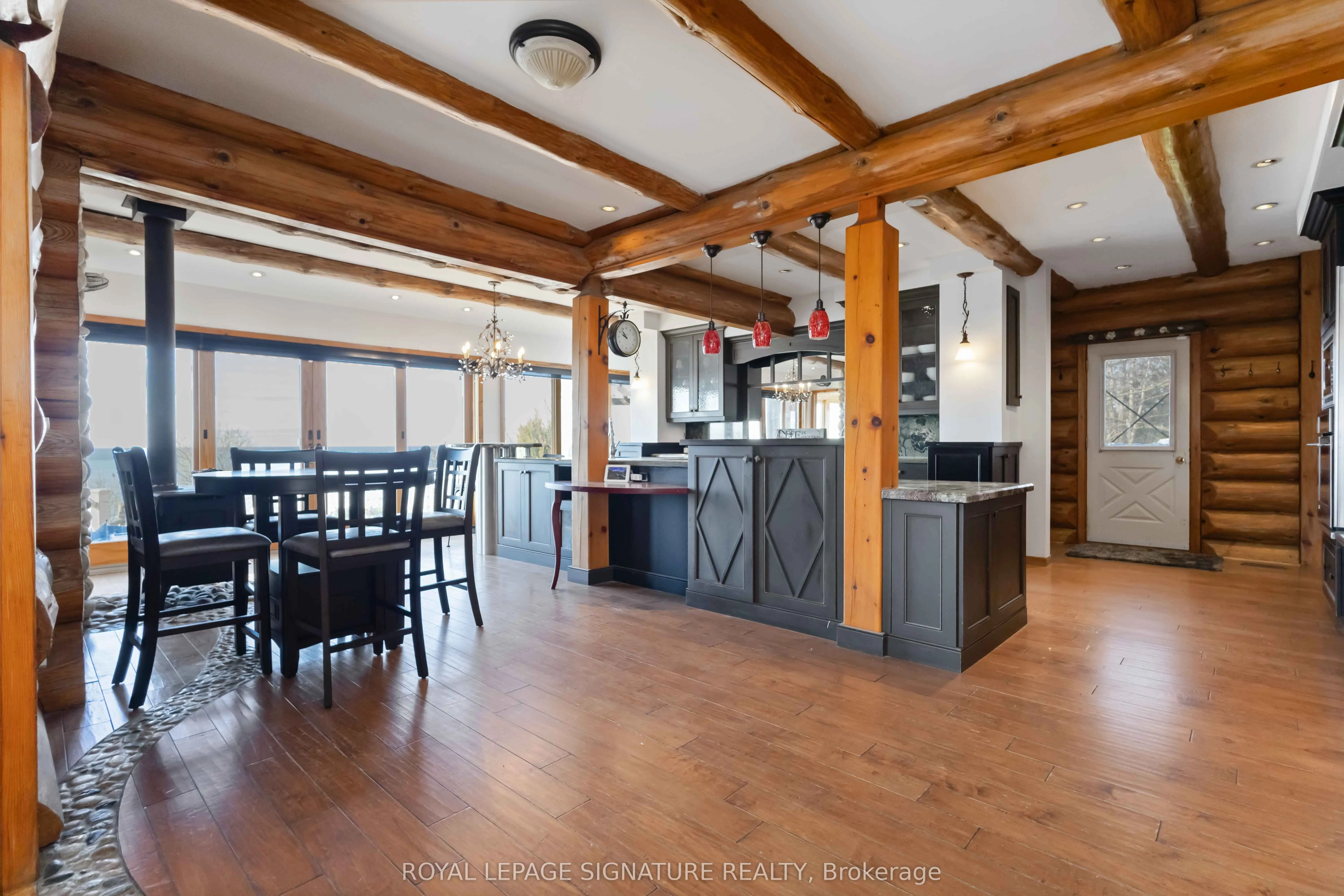 3741 Lakeshore Road E
