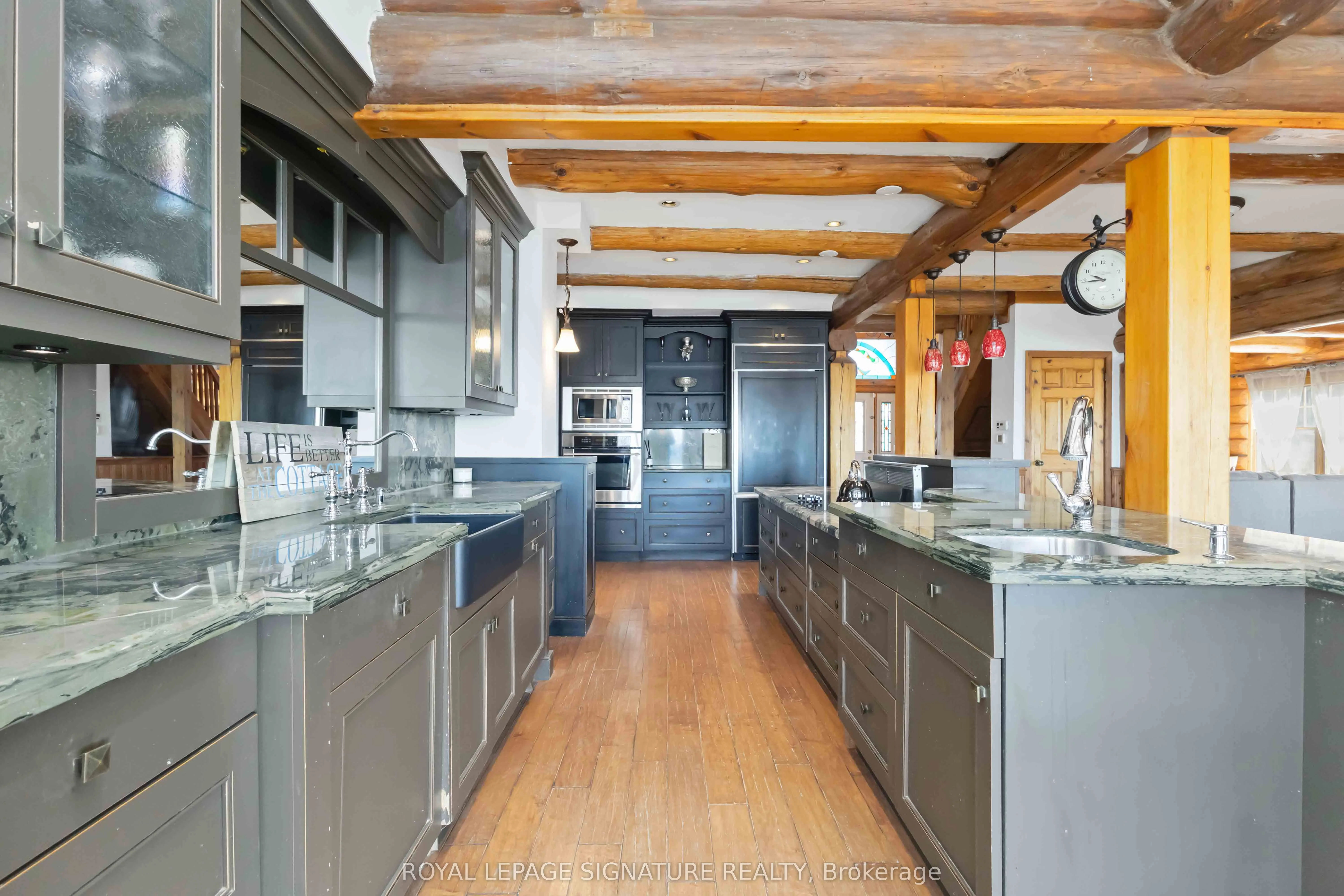 3741 Lakeshore Road E