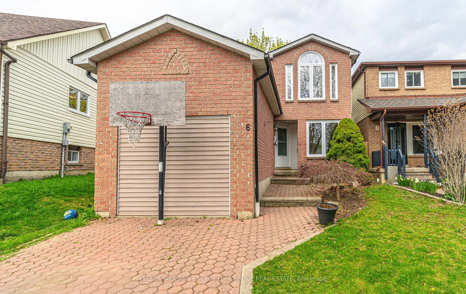 6 Goldring Drive