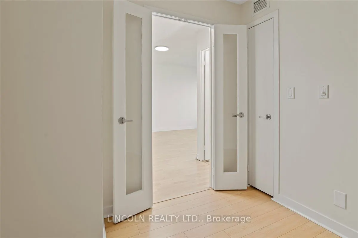 36 Lee Centre Drive, #815