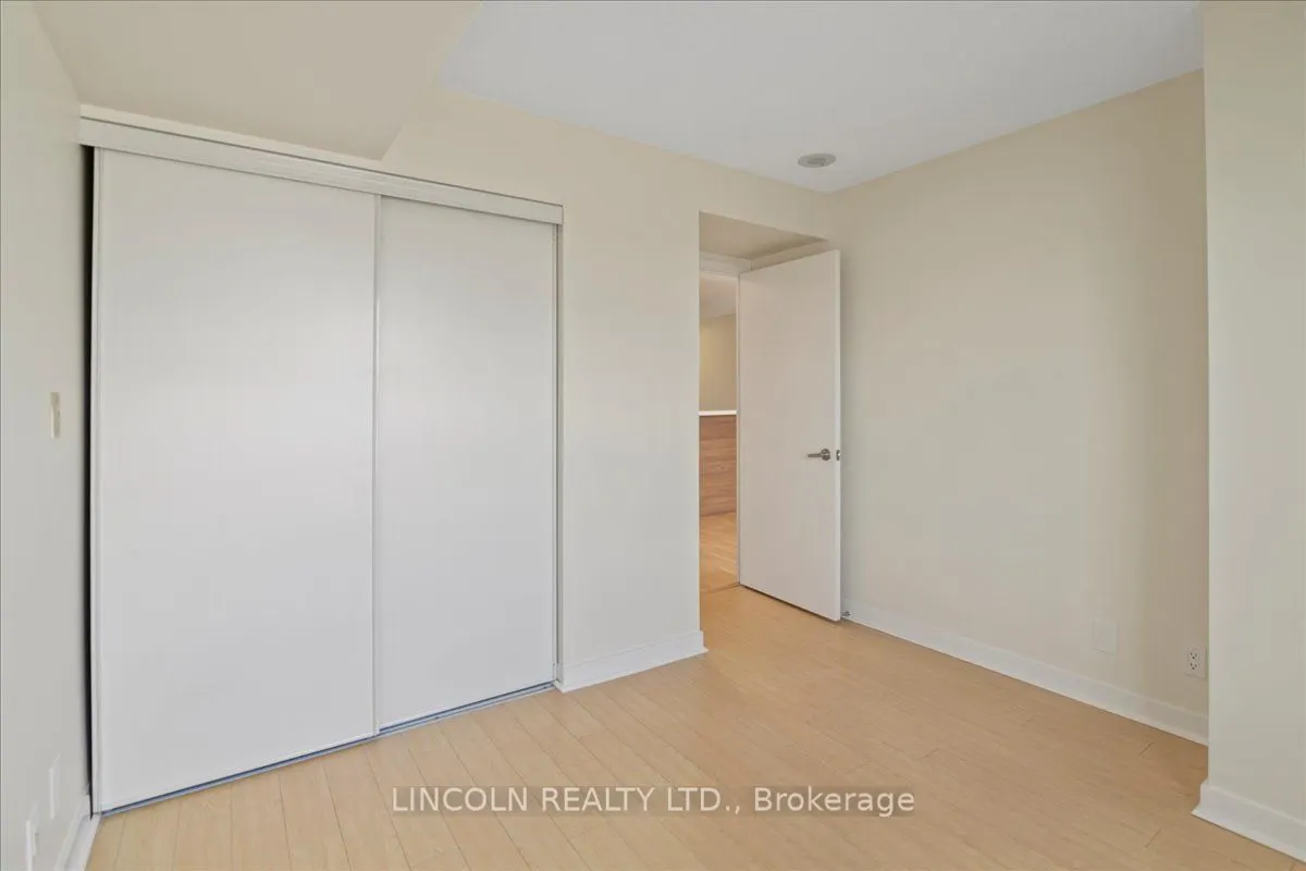 36 Lee Centre Drive, #815