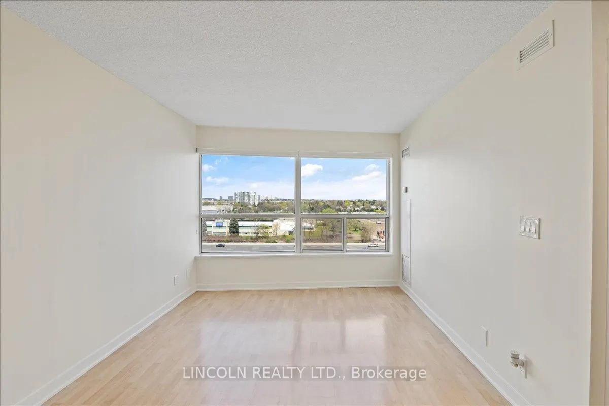 36 Lee Centre Drive, #815