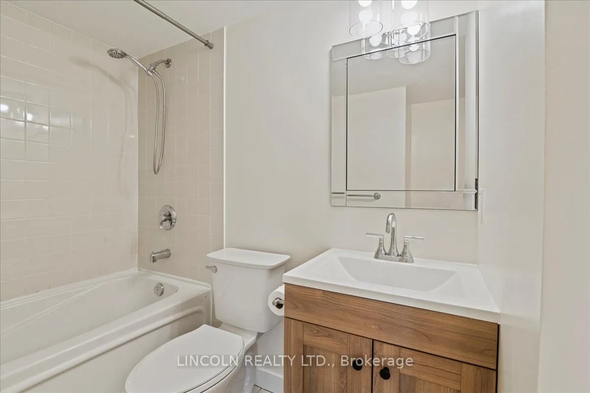 36 Lee Centre Drive, #815