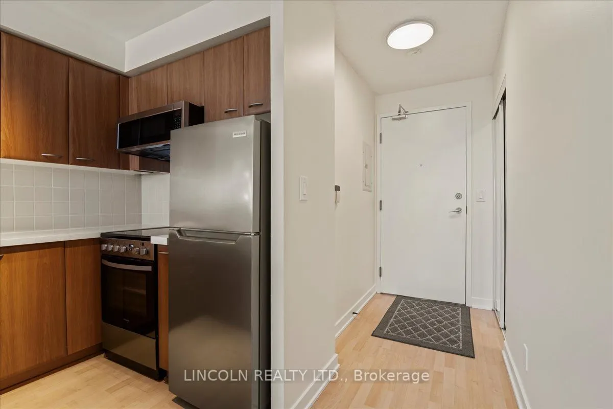 36 Lee Centre Drive, #815