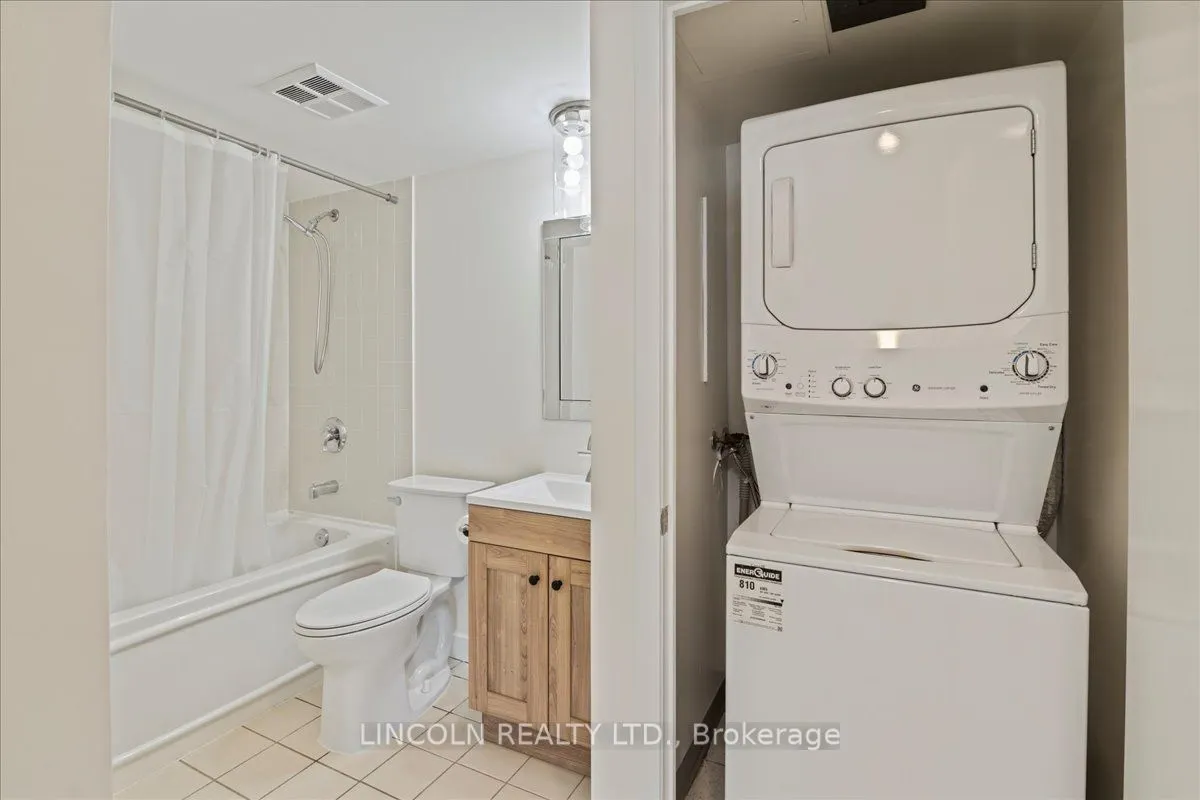 36 Lee Centre Drive, #815
