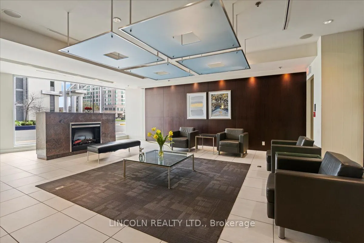 36 Lee Centre Drive, #815