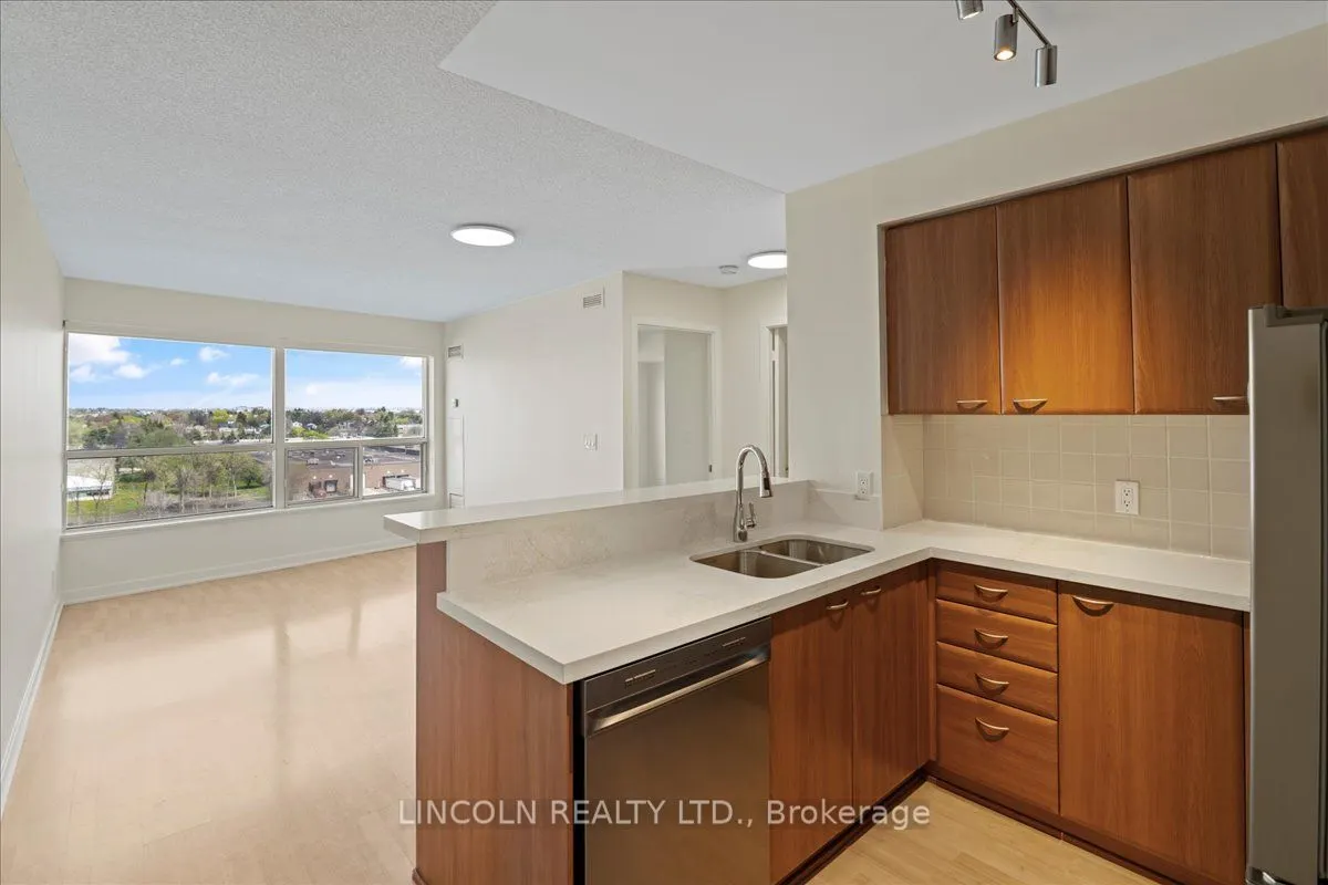 36 Lee Centre Drive, #815