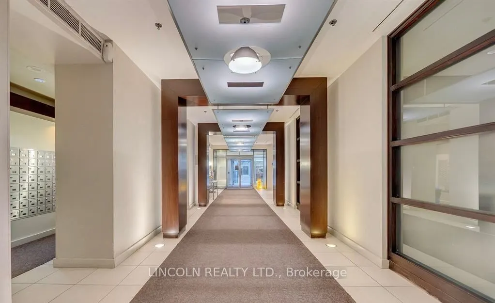 36 Lee Centre Drive, #815