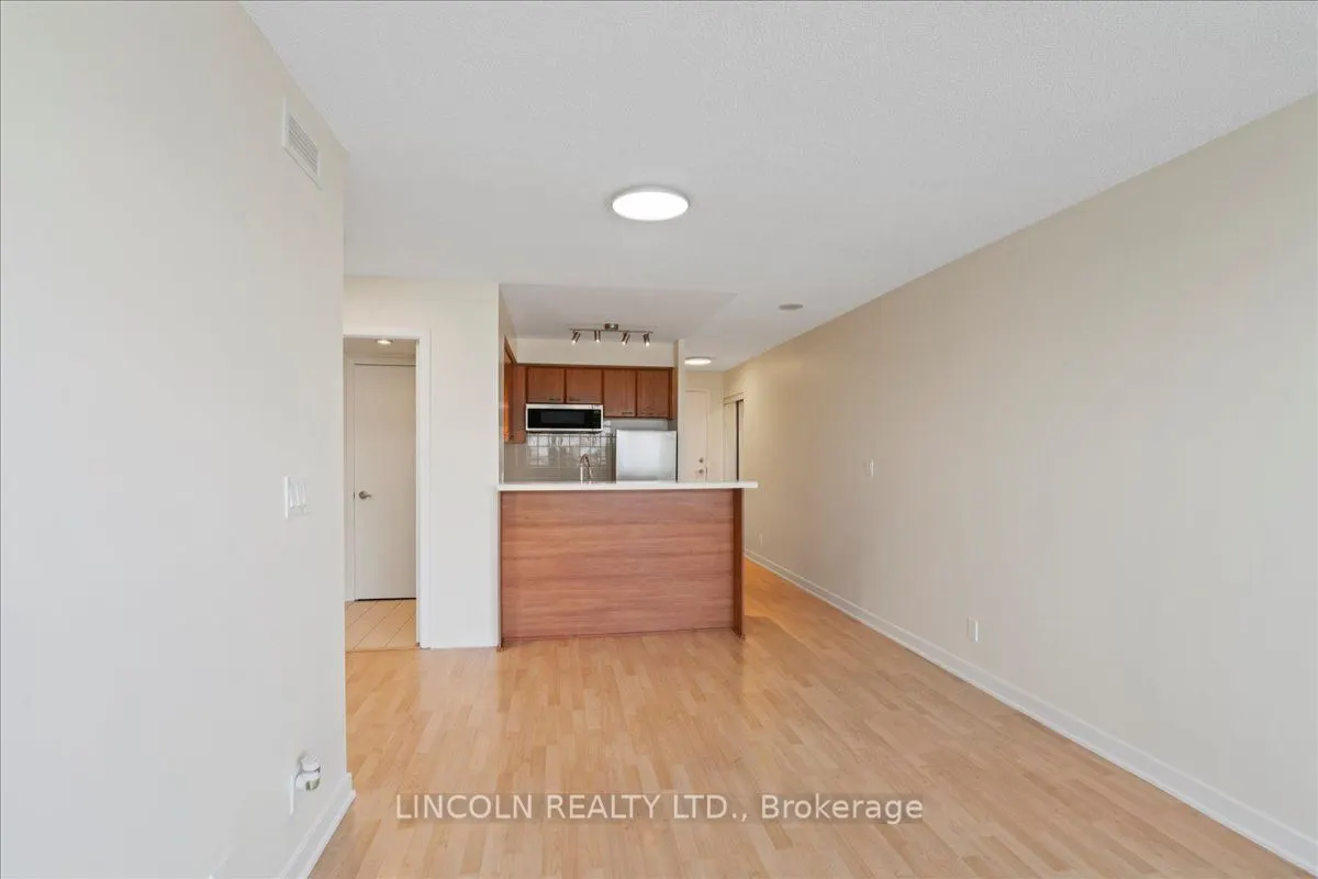 36 Lee Centre Drive, #815