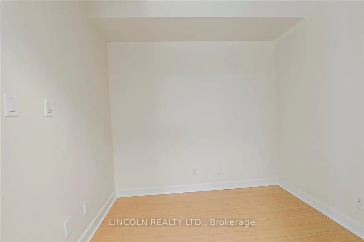 36 Lee Centre Drive, #815