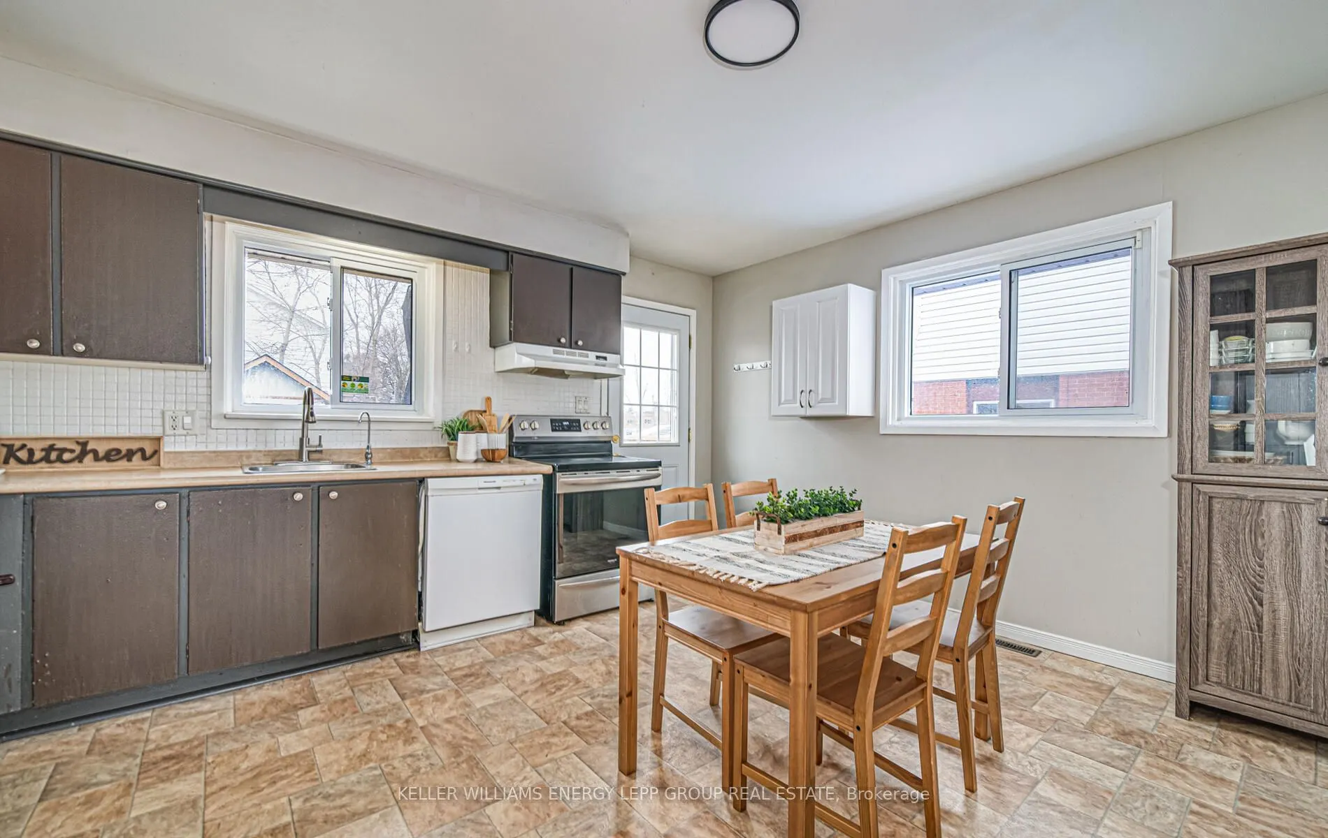 153 Barkley Crescent