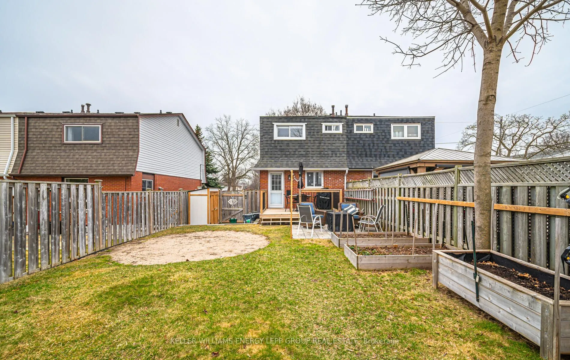 153 Barkley Crescent