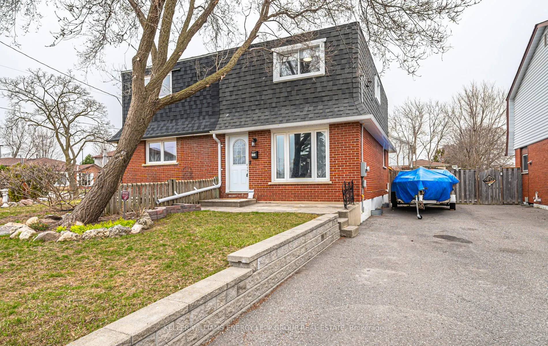 153 Barkley Crescent