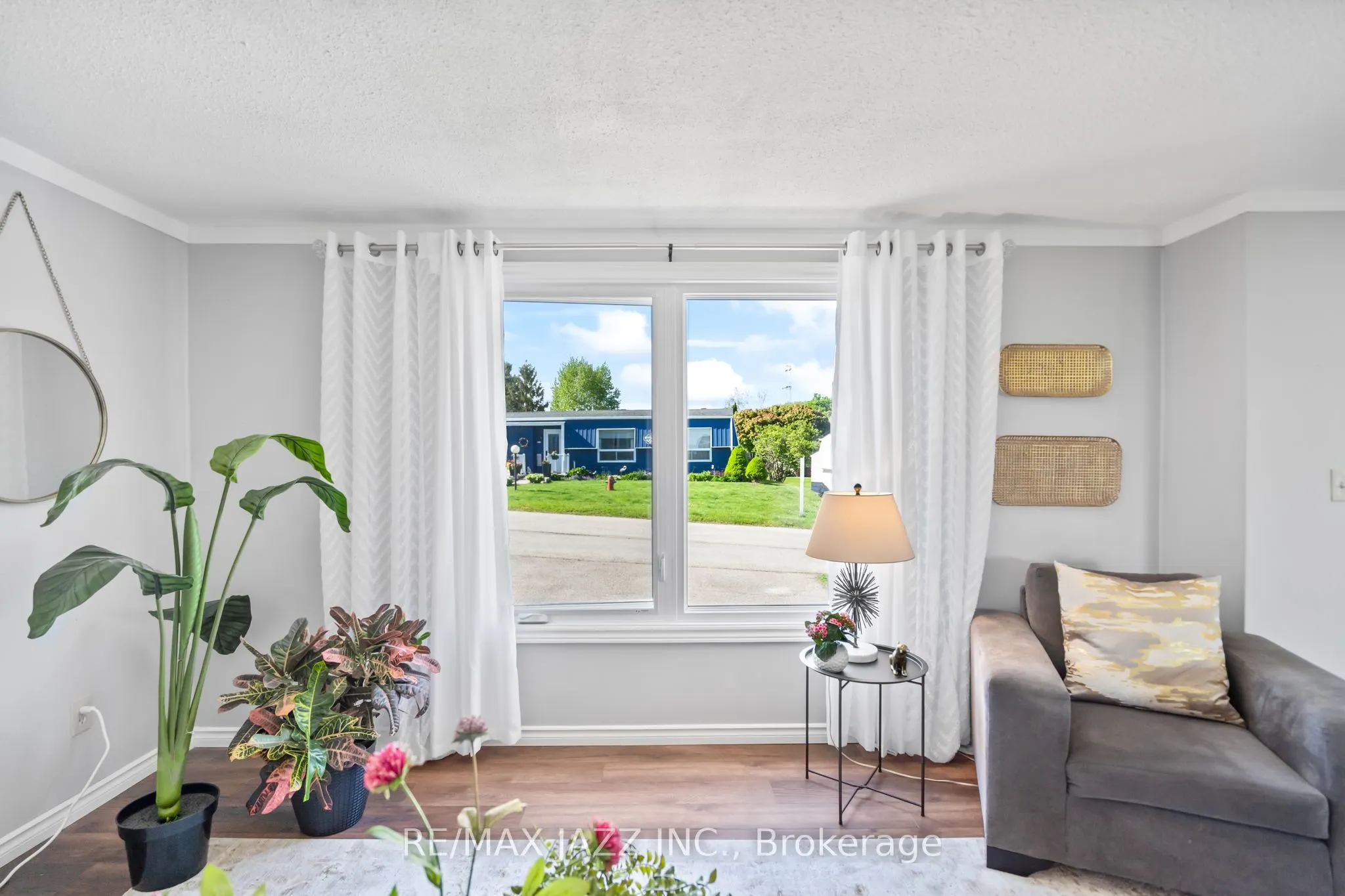 15 Bluffs Road